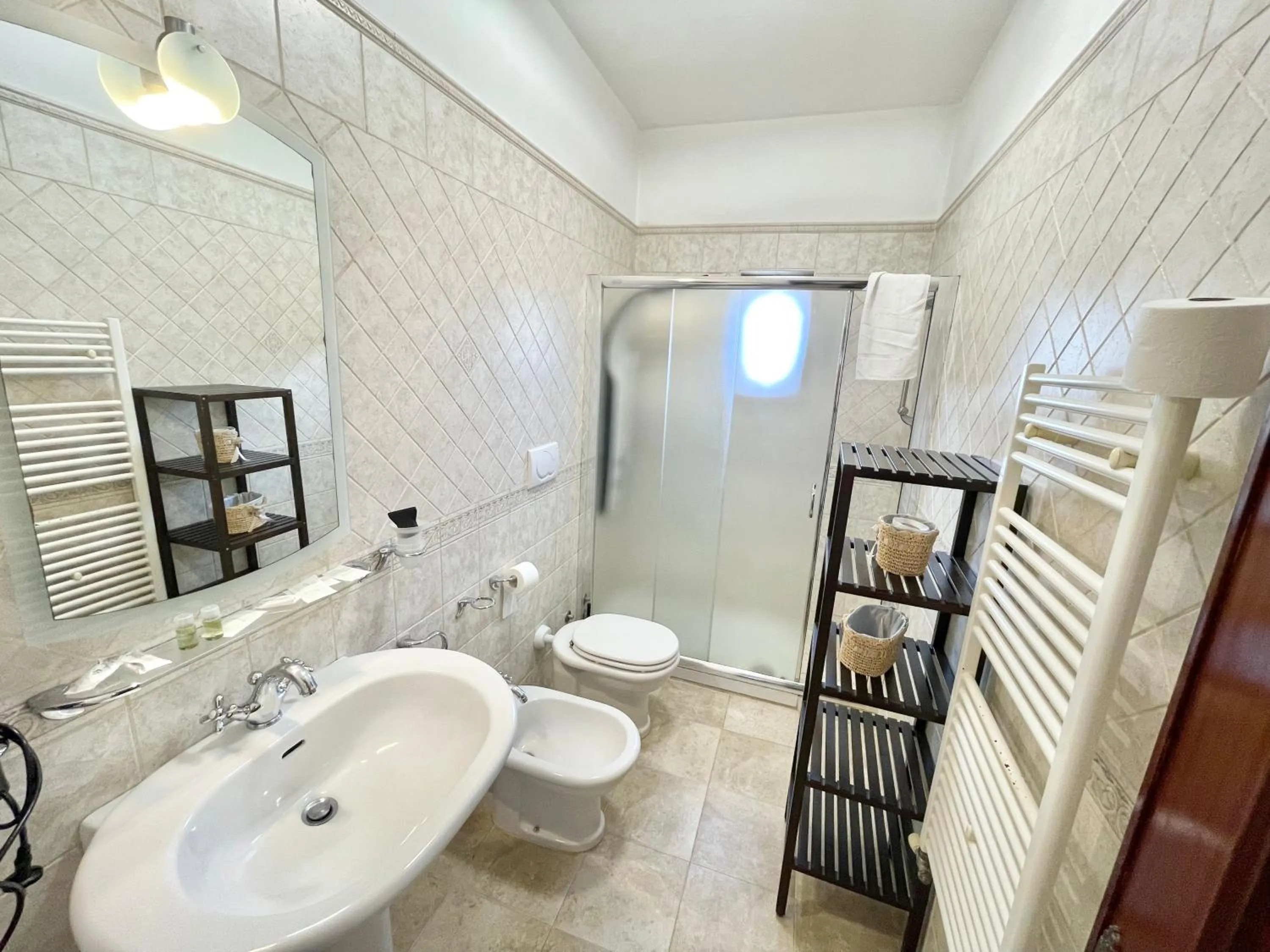 Bathroom in Romano B&B