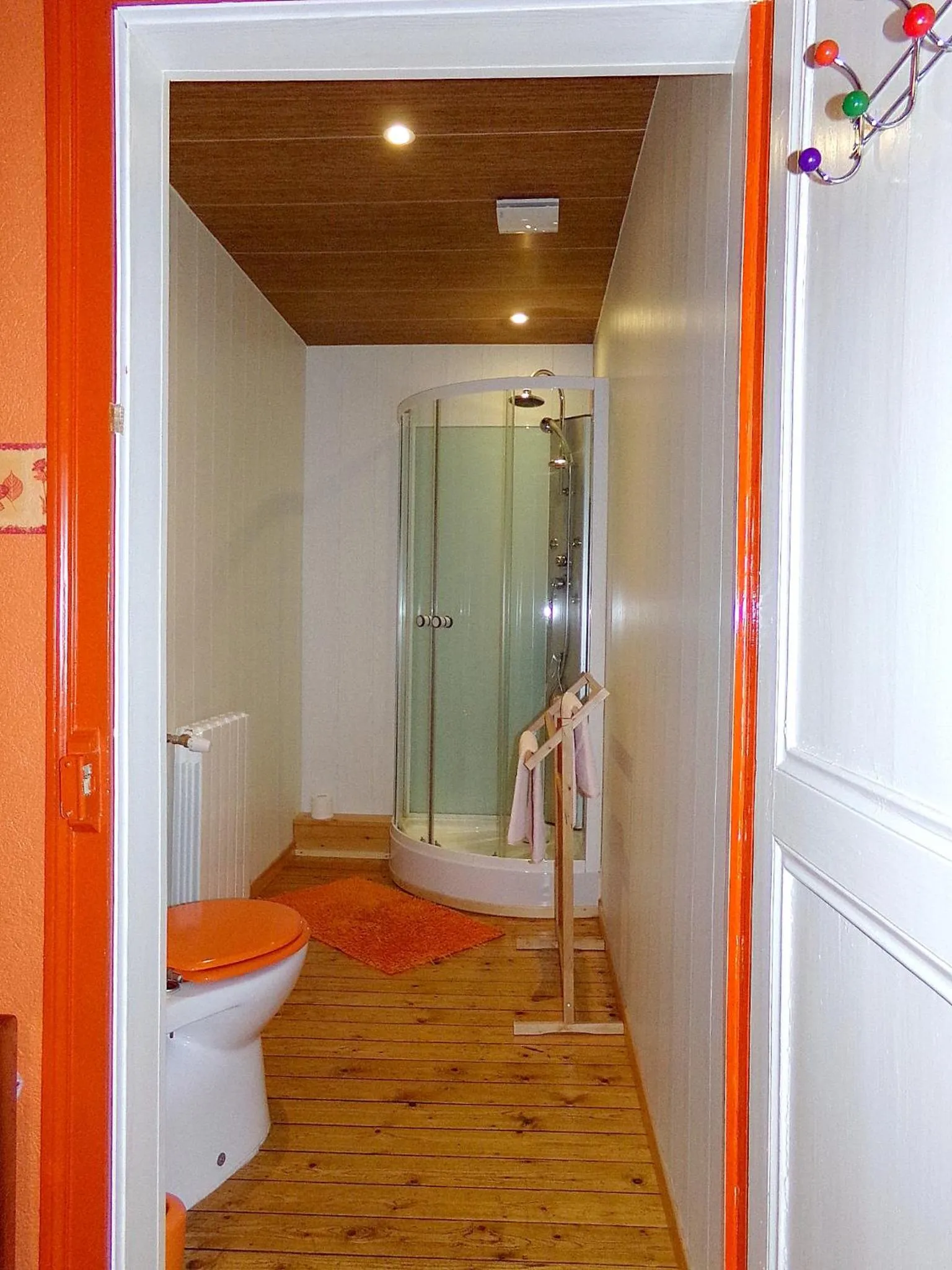 Shower in L'Hôtel du Mouton blanc