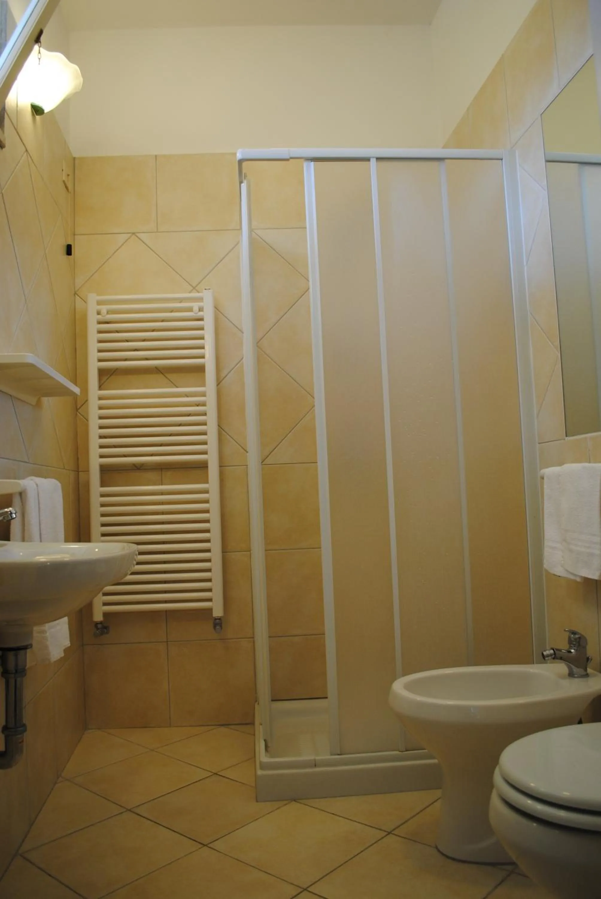 Bathroom in Hotel Mastropeppe