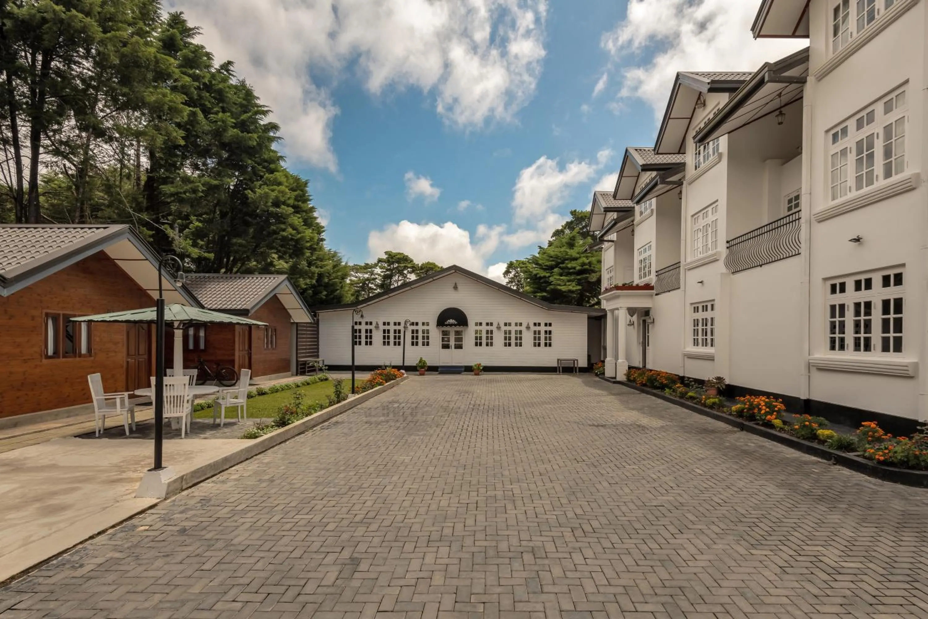 Property building in Mirage Kings Cottage