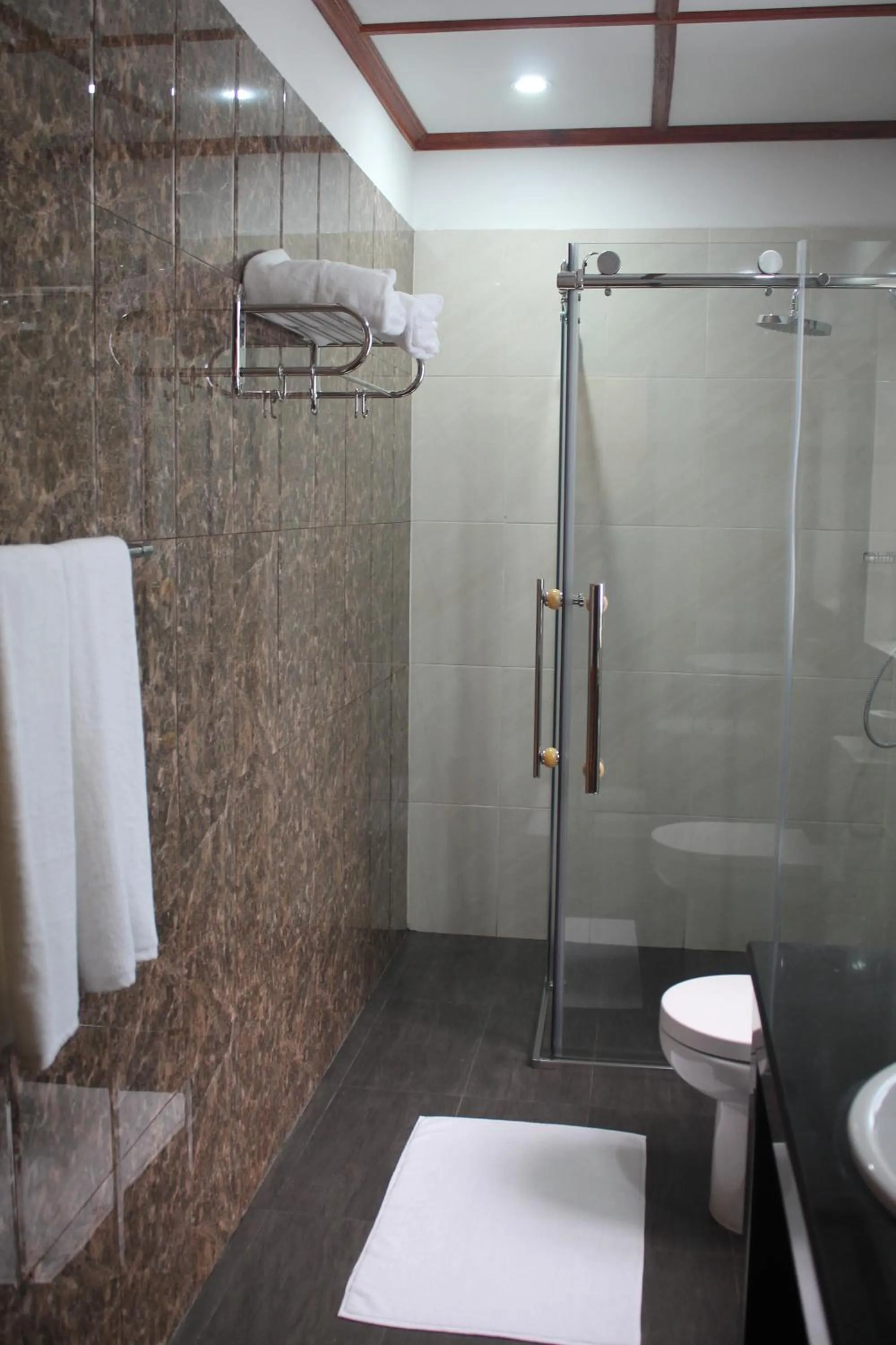 Bathroom in Mirage Kings Cottage