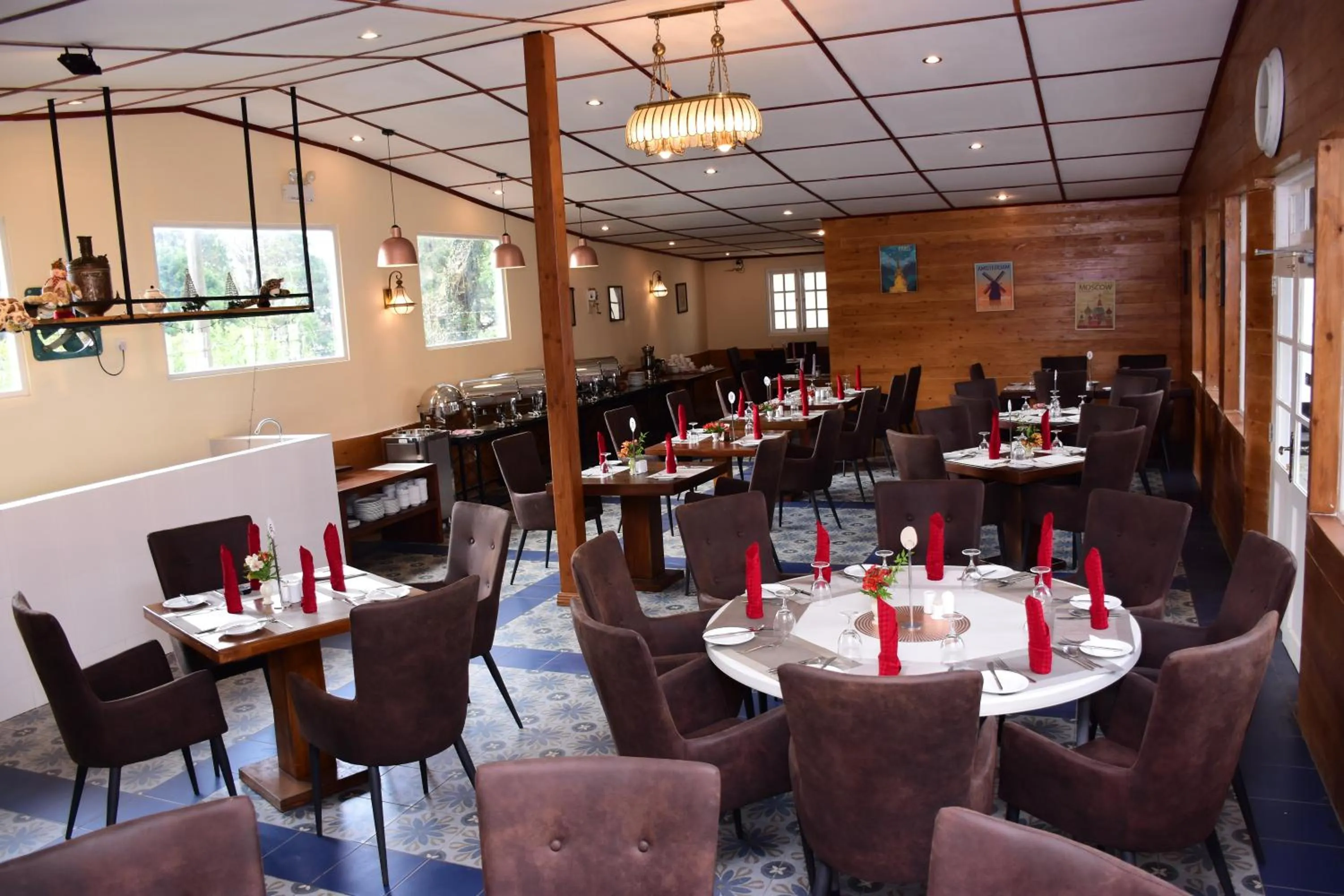 Restaurant/places to eat in Mirage Kings Cottage