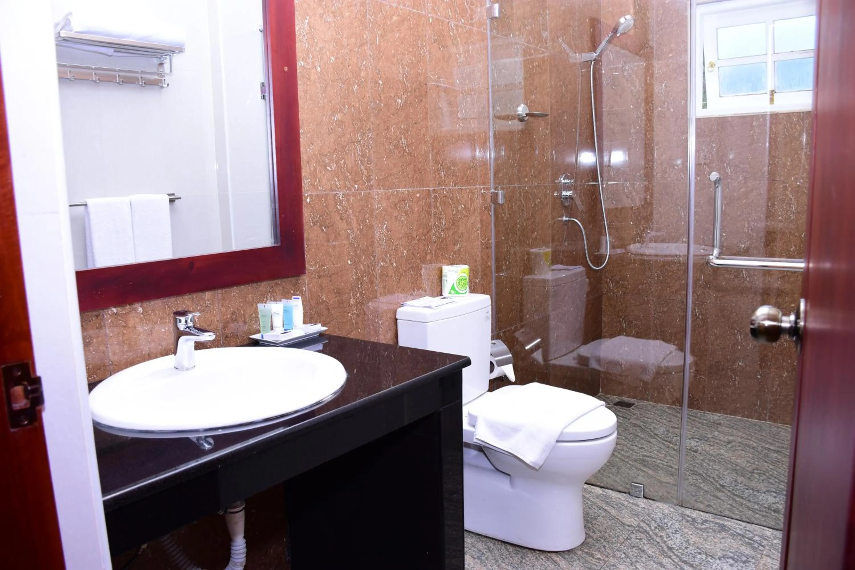 Bathroom in Mirage Kings Cottage