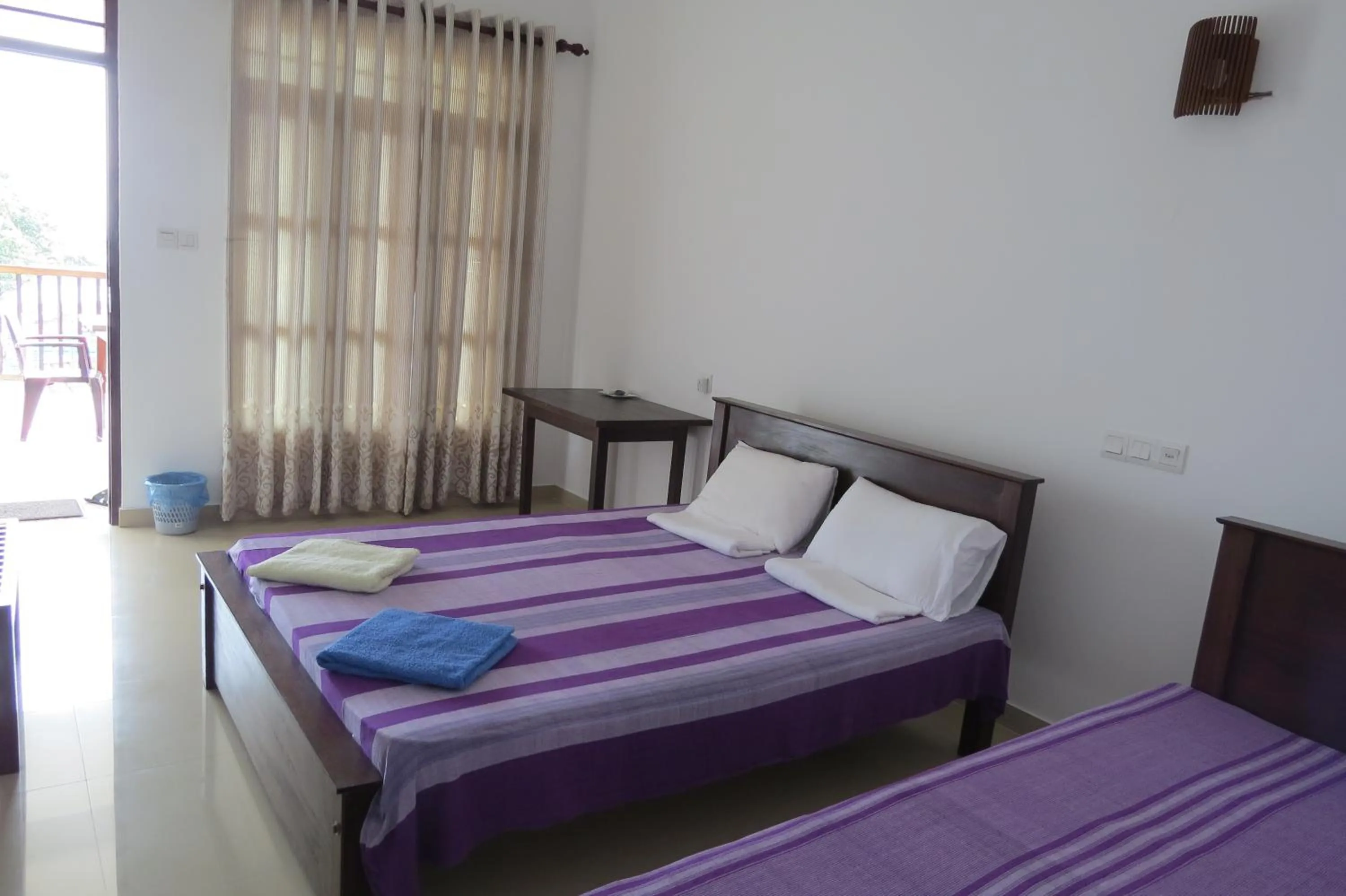 Bedroom, Bed in Sailors Mirissa