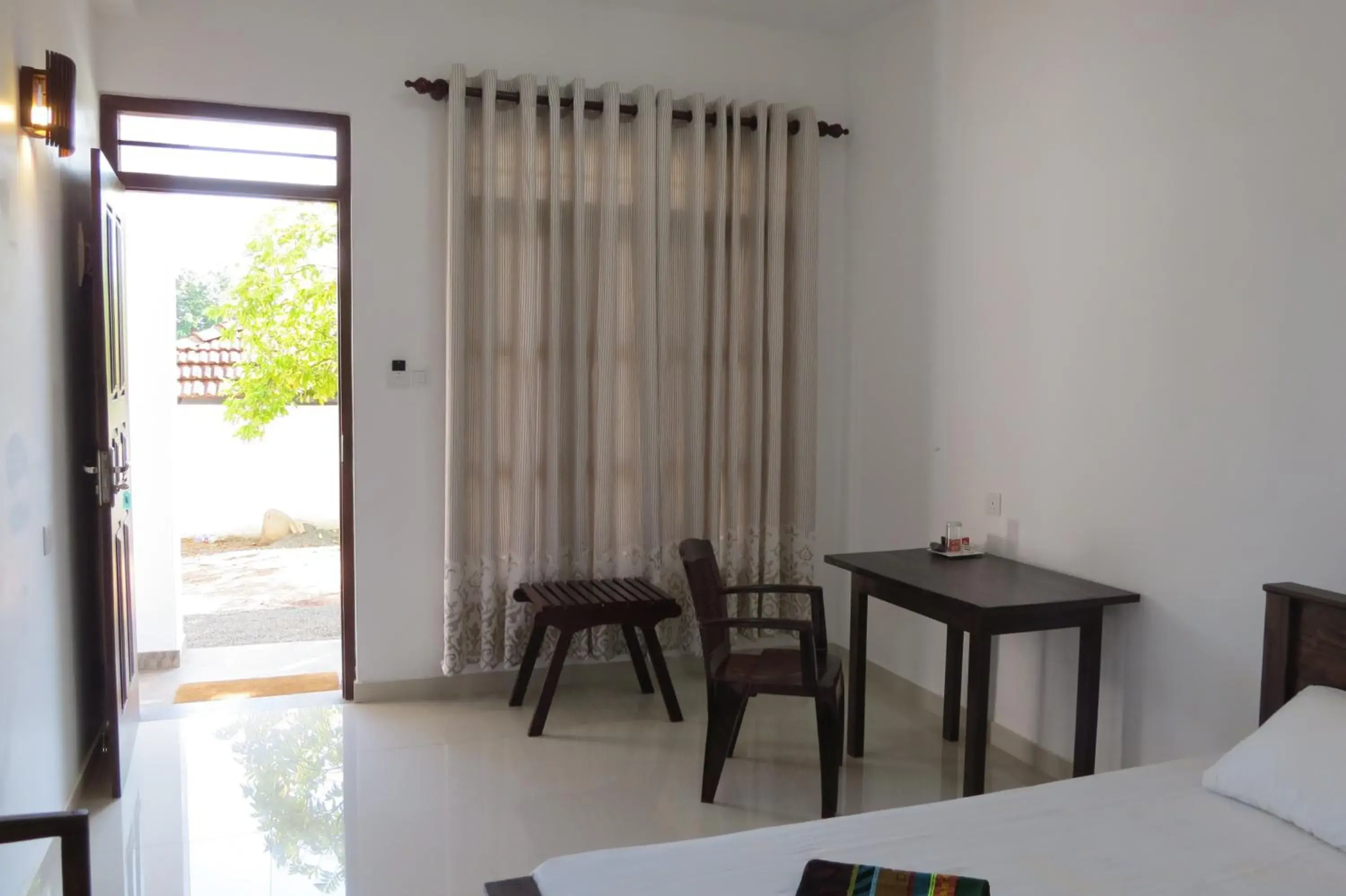 Deluxe Double or Twin Room - single occupancy in Sailors Mirissa Deluxe Double or Twin Room - single occupancy in Sailors Mirissa
