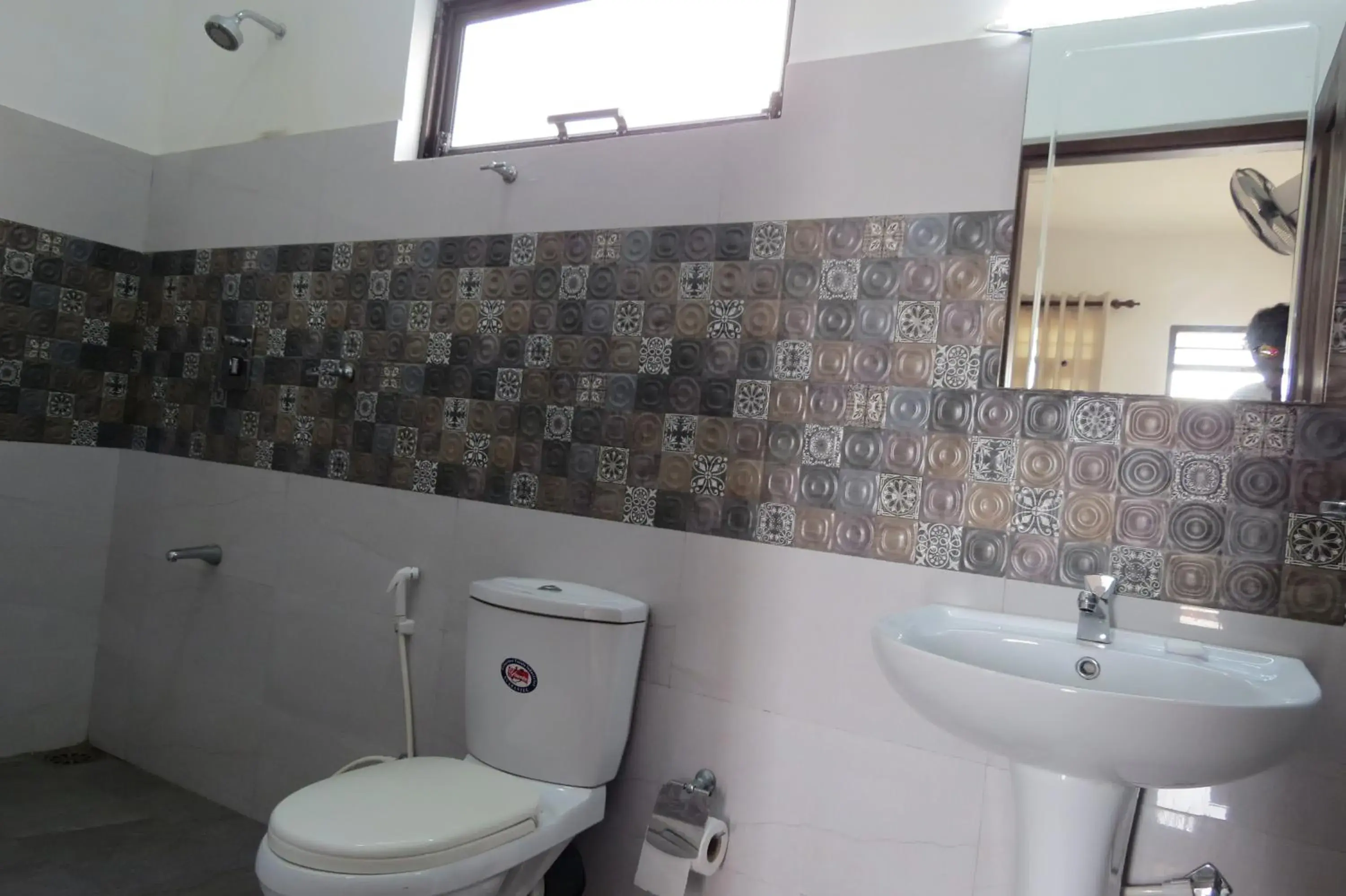 Deluxe Double or Twin Room - single occupancy in Sailors Mirissa Deluxe Double or Twin Room - single occupancy in Sailors Mirissa