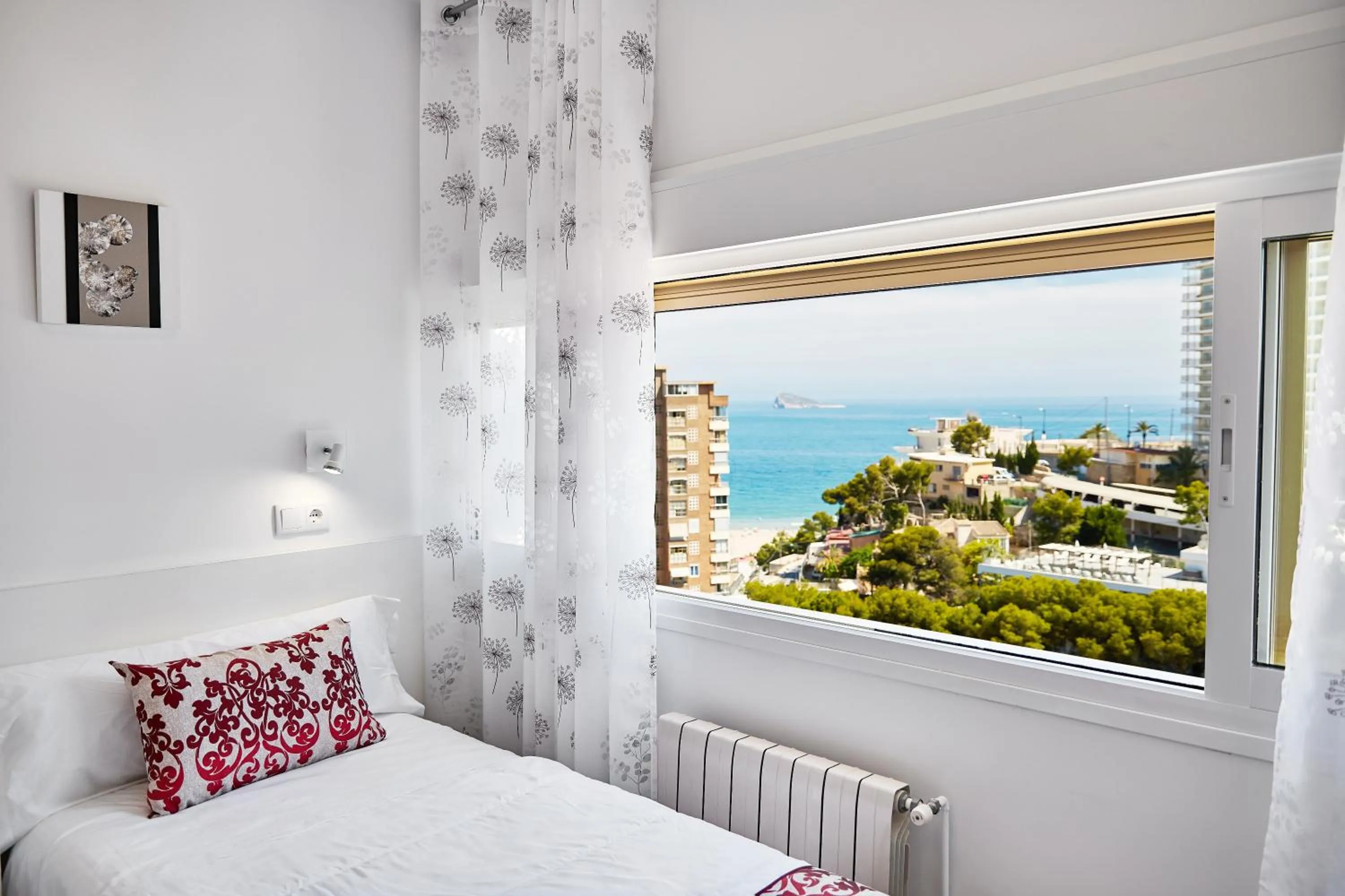 Sea view, Bed in Sonrisa Apartments