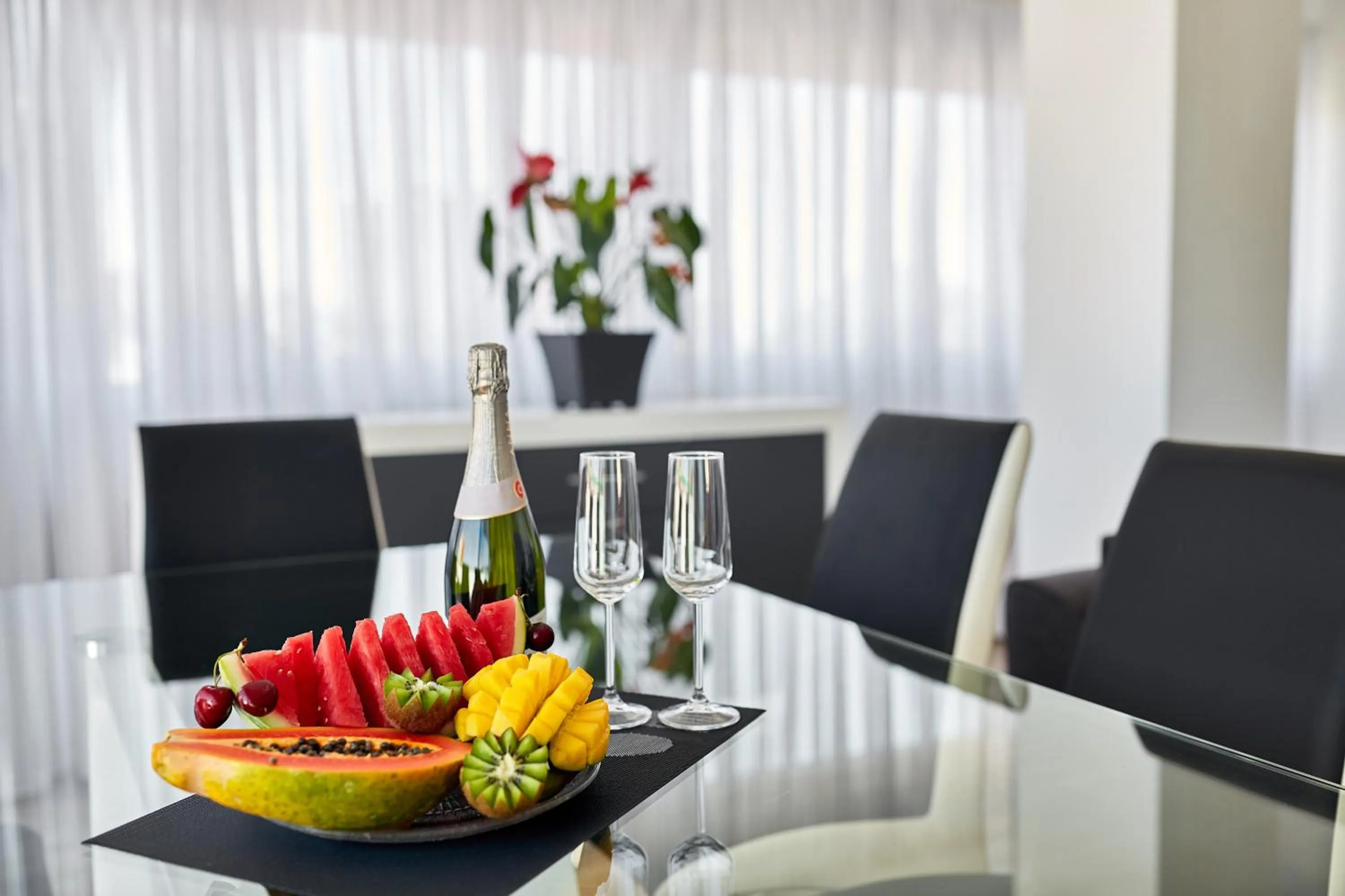 Food and drinks in Sonrisa Apartments