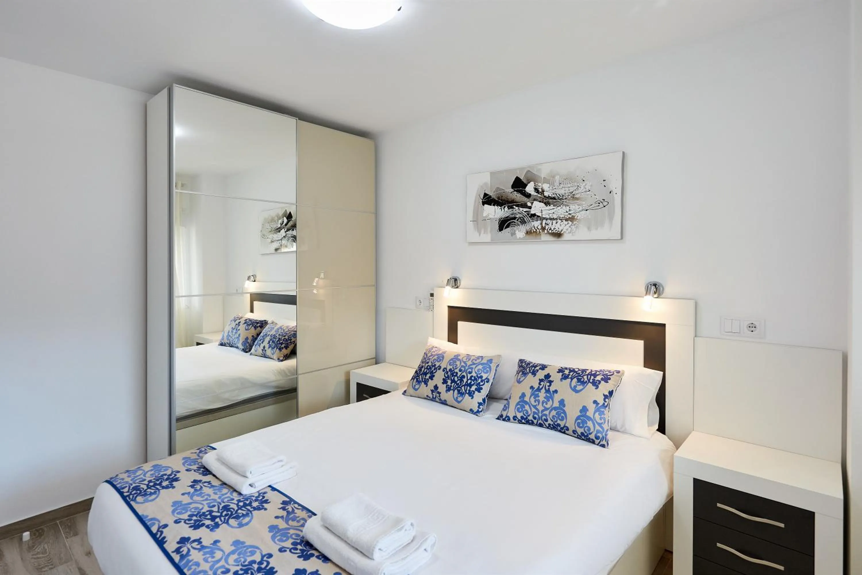 Bed in Sonrisa Apartments