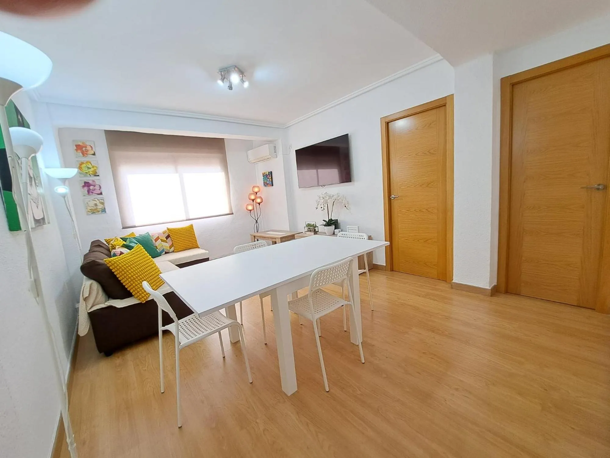 Céntrico apartamento en Valencia próximo parada de metro Ángel Guimerà