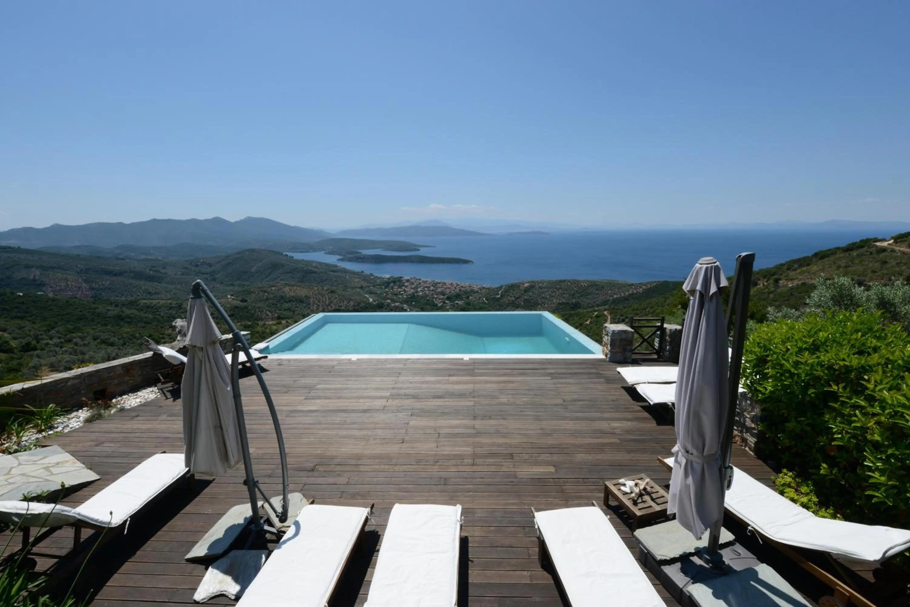 Esperos Suites & Villas