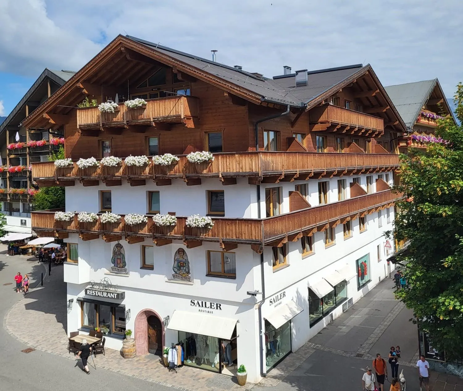 Property building in Tiroler Weinstube