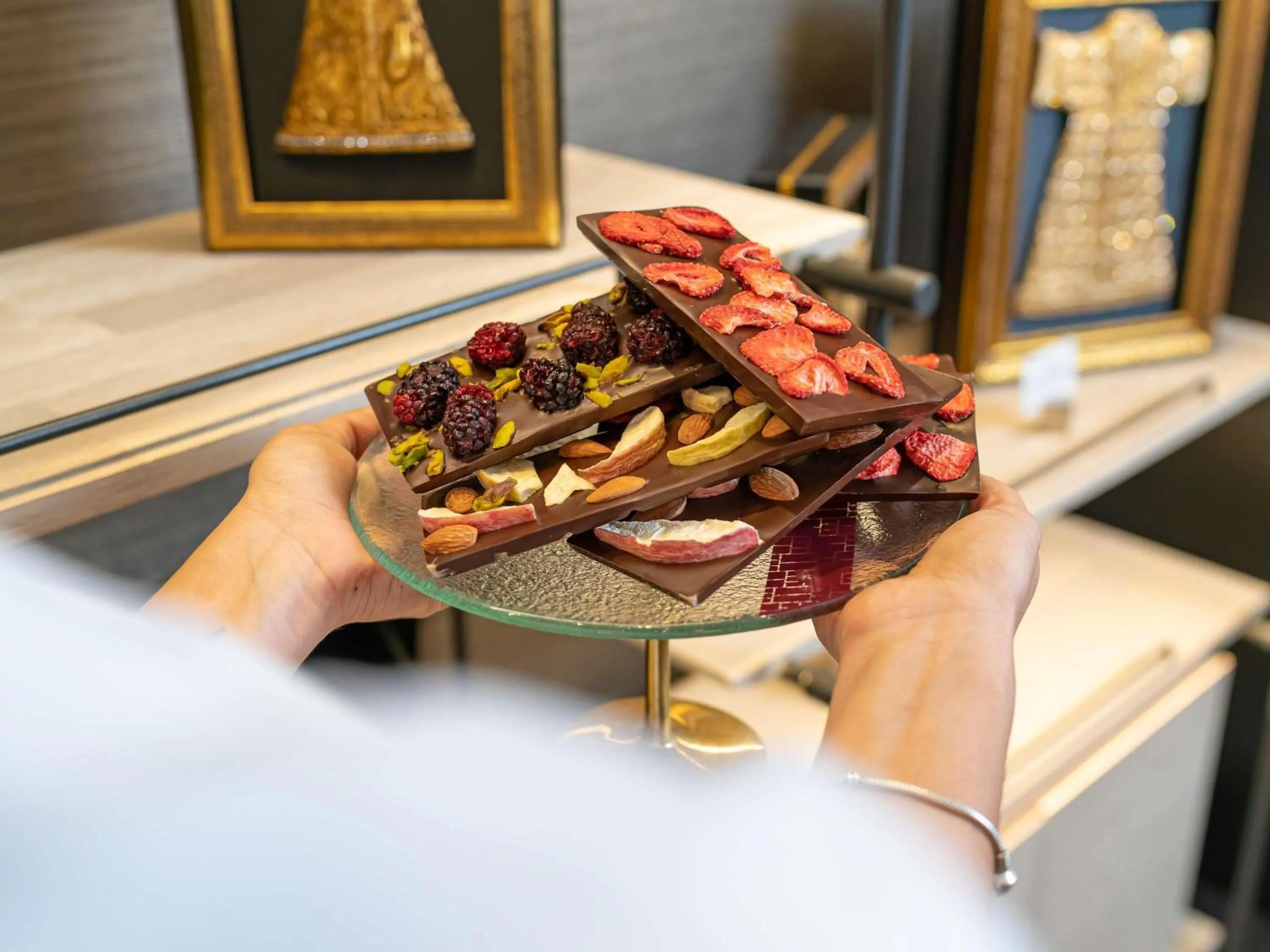 Restaurant/places to eat in Fairmont Quasar Istanbul Hotel