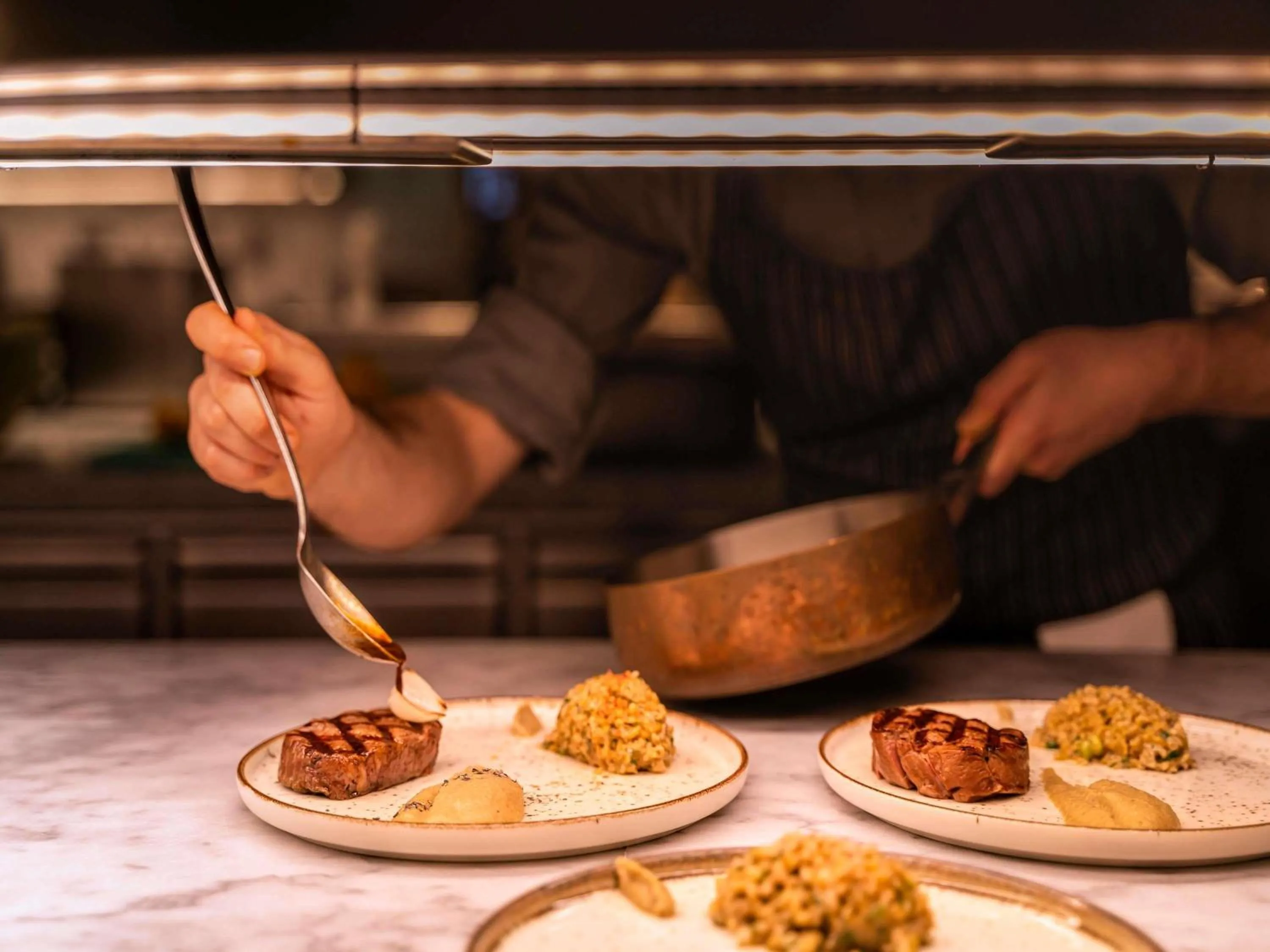 Restaurant/places to eat in Fairmont Quasar Istanbul Hotel