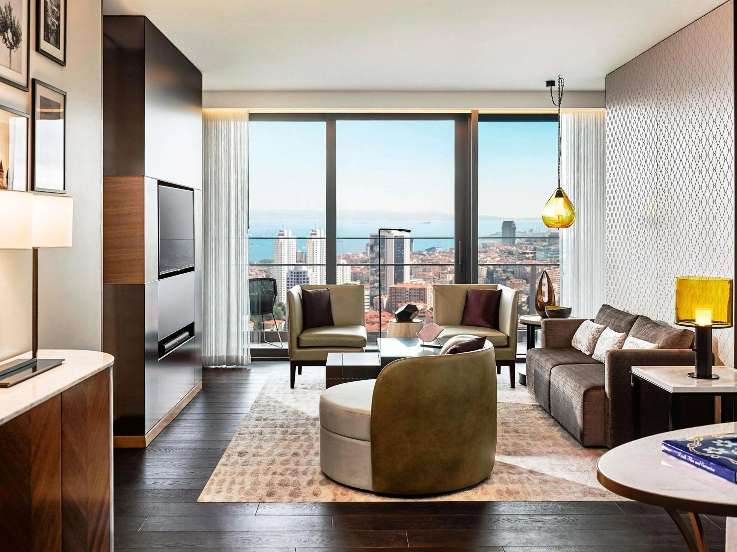 Bedroom in Fairmont Quasar Istanbul Hotel