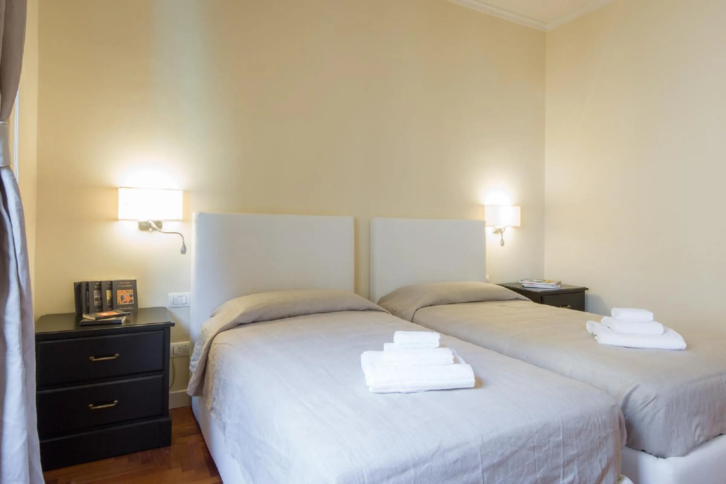 Bedroom, Bed in Apartments Florence - Le Por Santa Maria