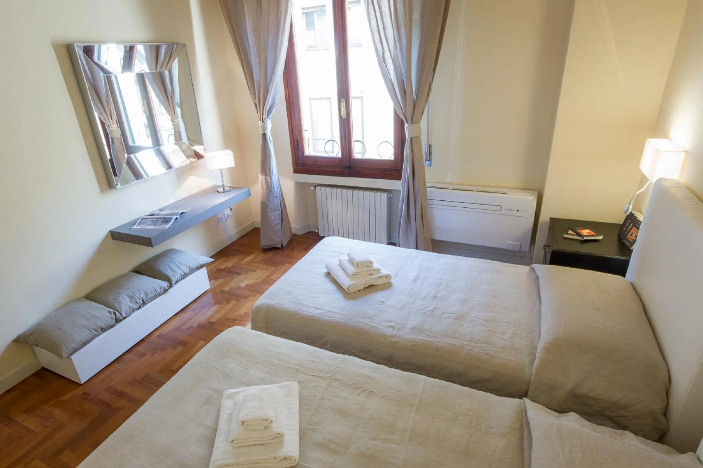 Bedroom, Bed in Apartments Florence - Le Por Santa Maria