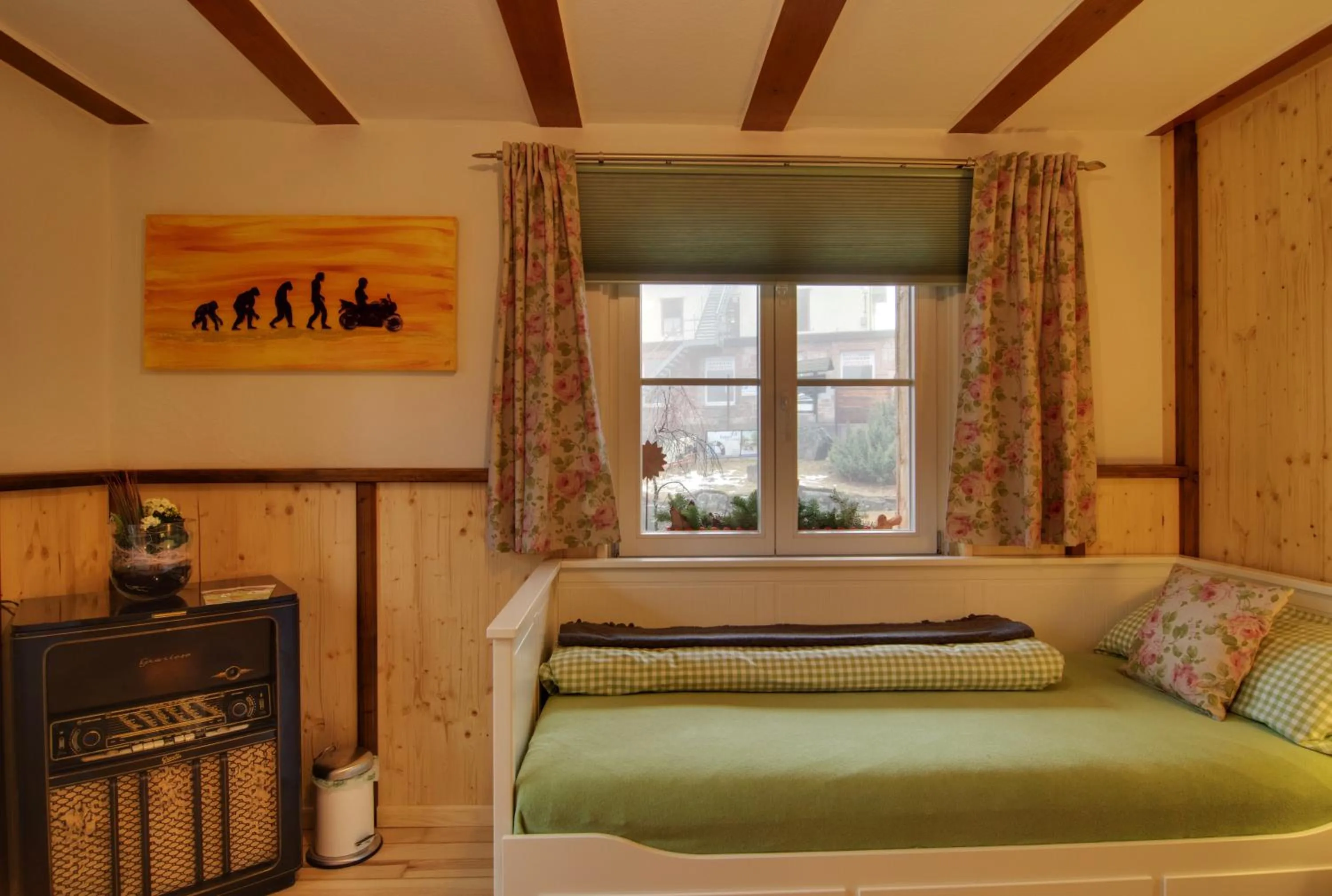 Photo of the whole room, Bed in Zur grossen Tanne