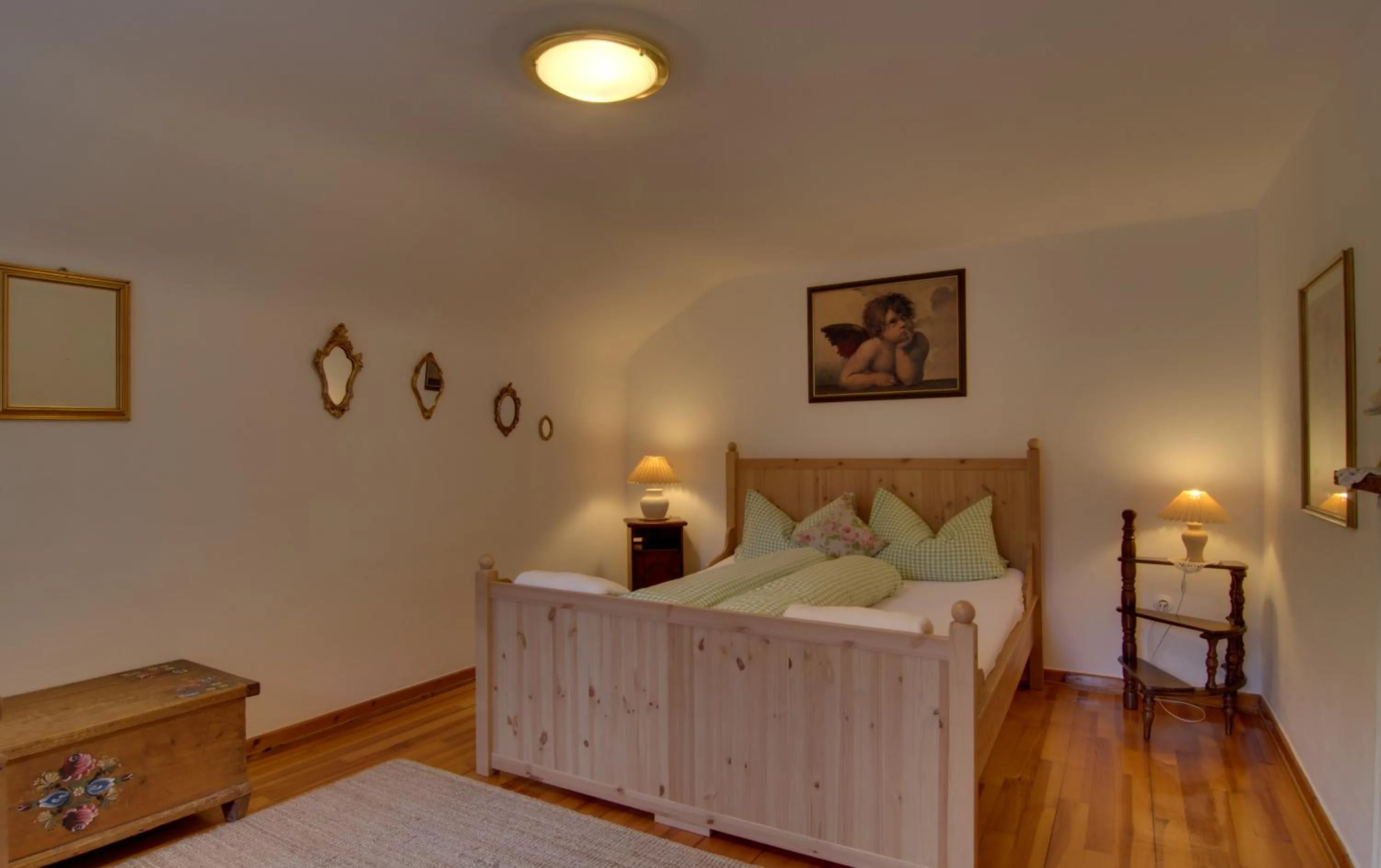 Photo of the whole room, Bed in Zur grossen Tanne