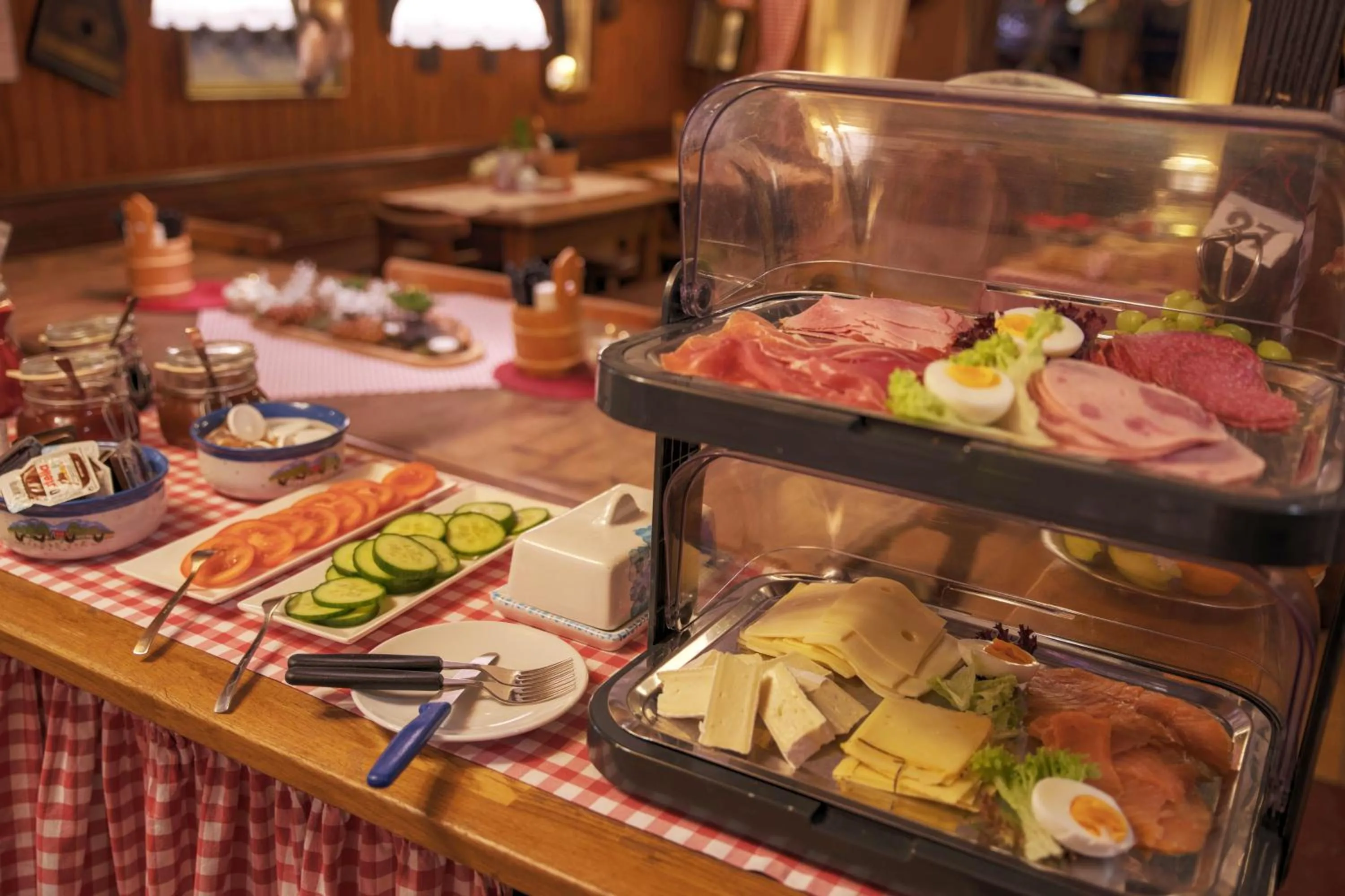 Buffet breakfast in Zur grossen Tanne