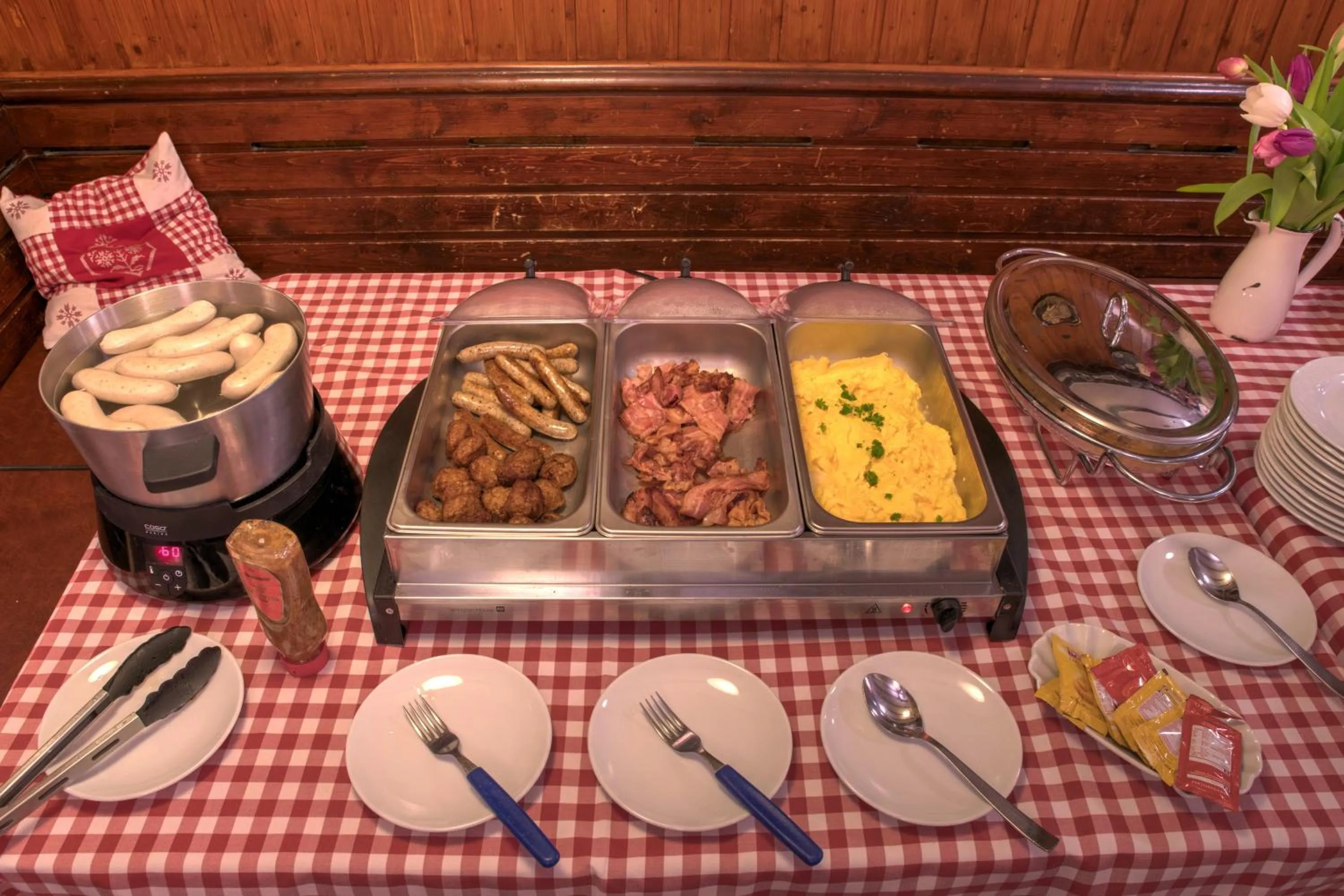 Buffet breakfast in Zur grossen Tanne