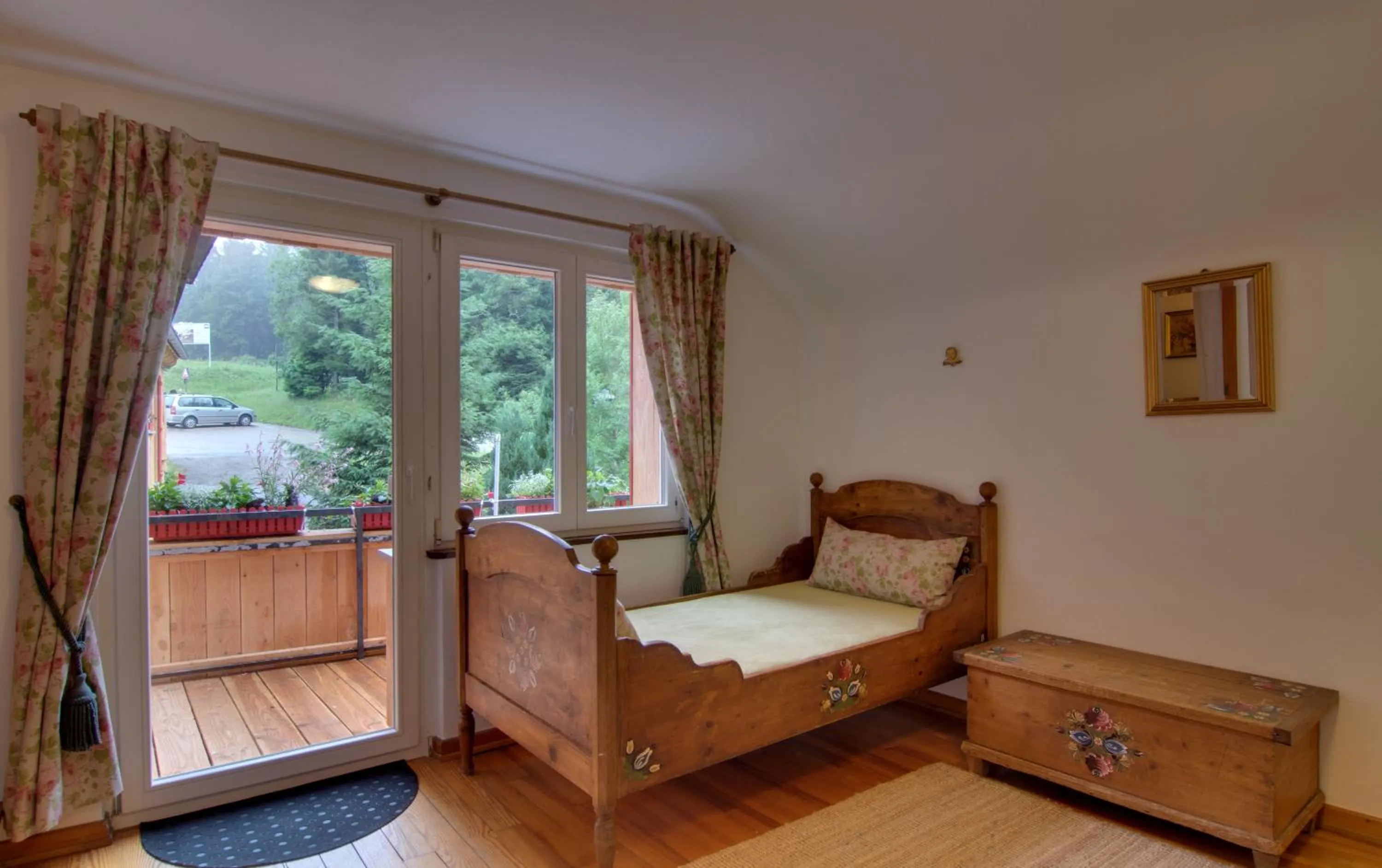 Photo of the whole room, Bed in Zur grossen Tanne