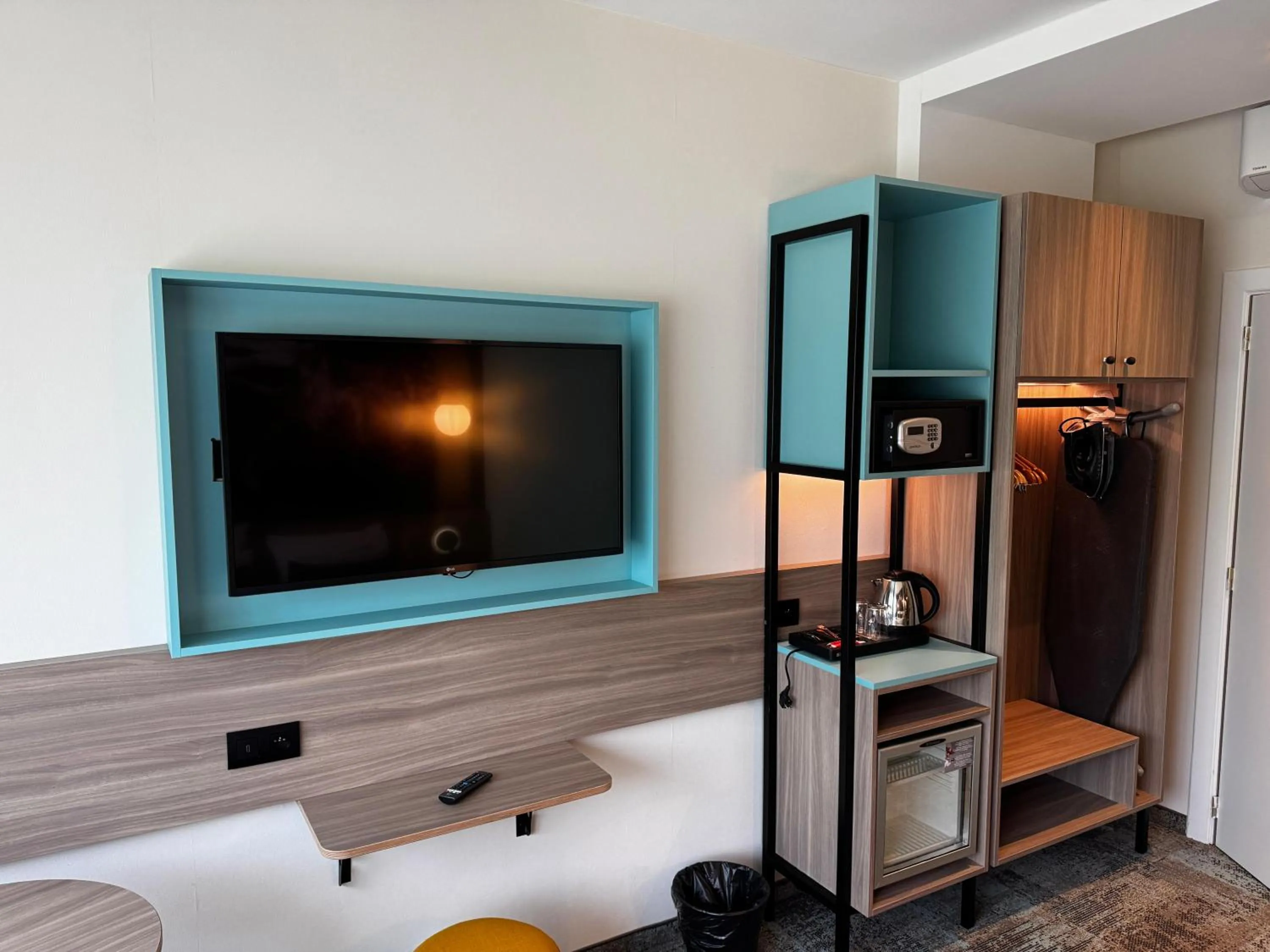 TV and multimedia in Hotel & Aparthotel Casteau Resort Mons Soignies