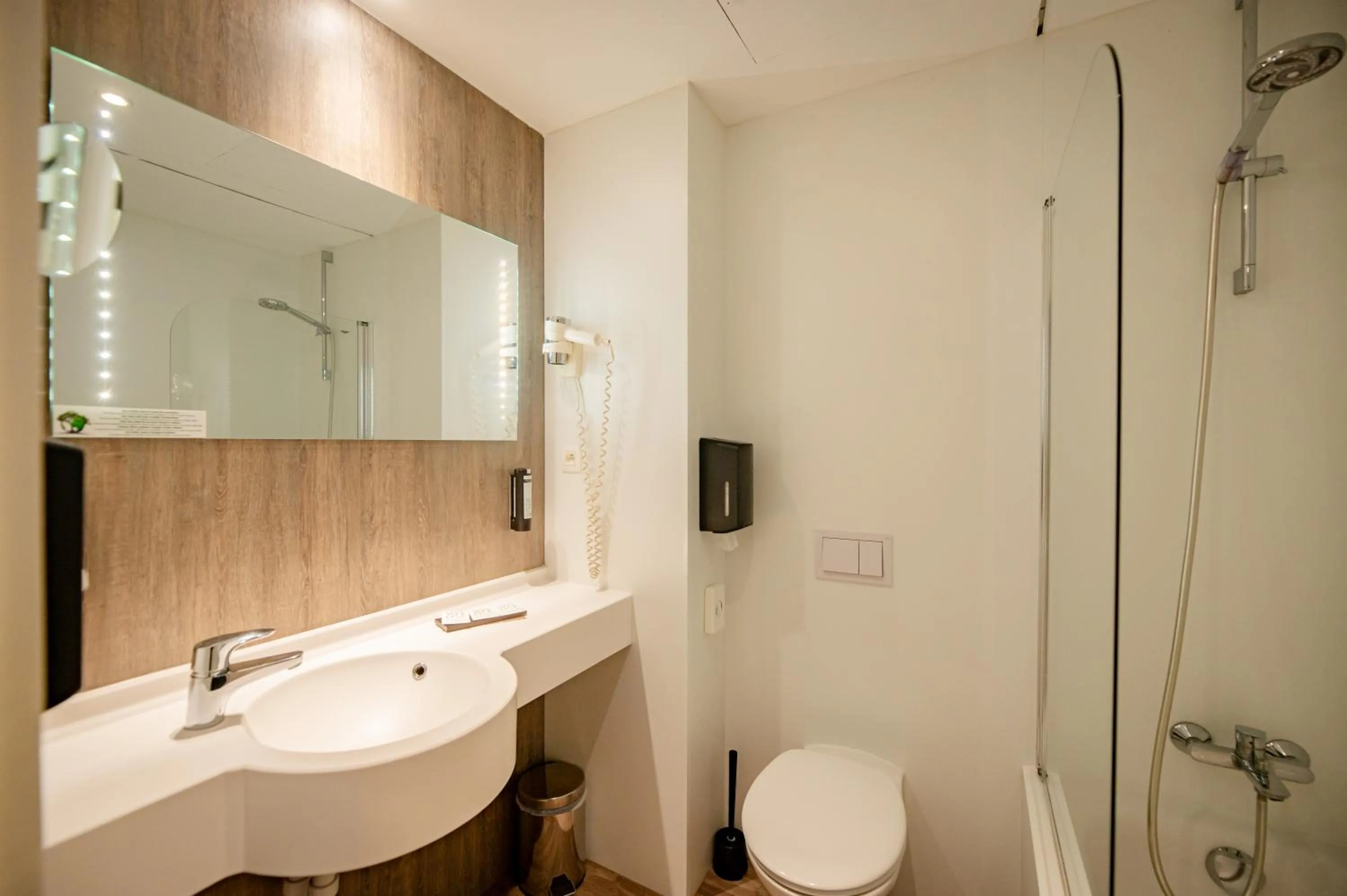 Bathroom in Hotel & Aparthotel Casteau Resort Mons Soignies