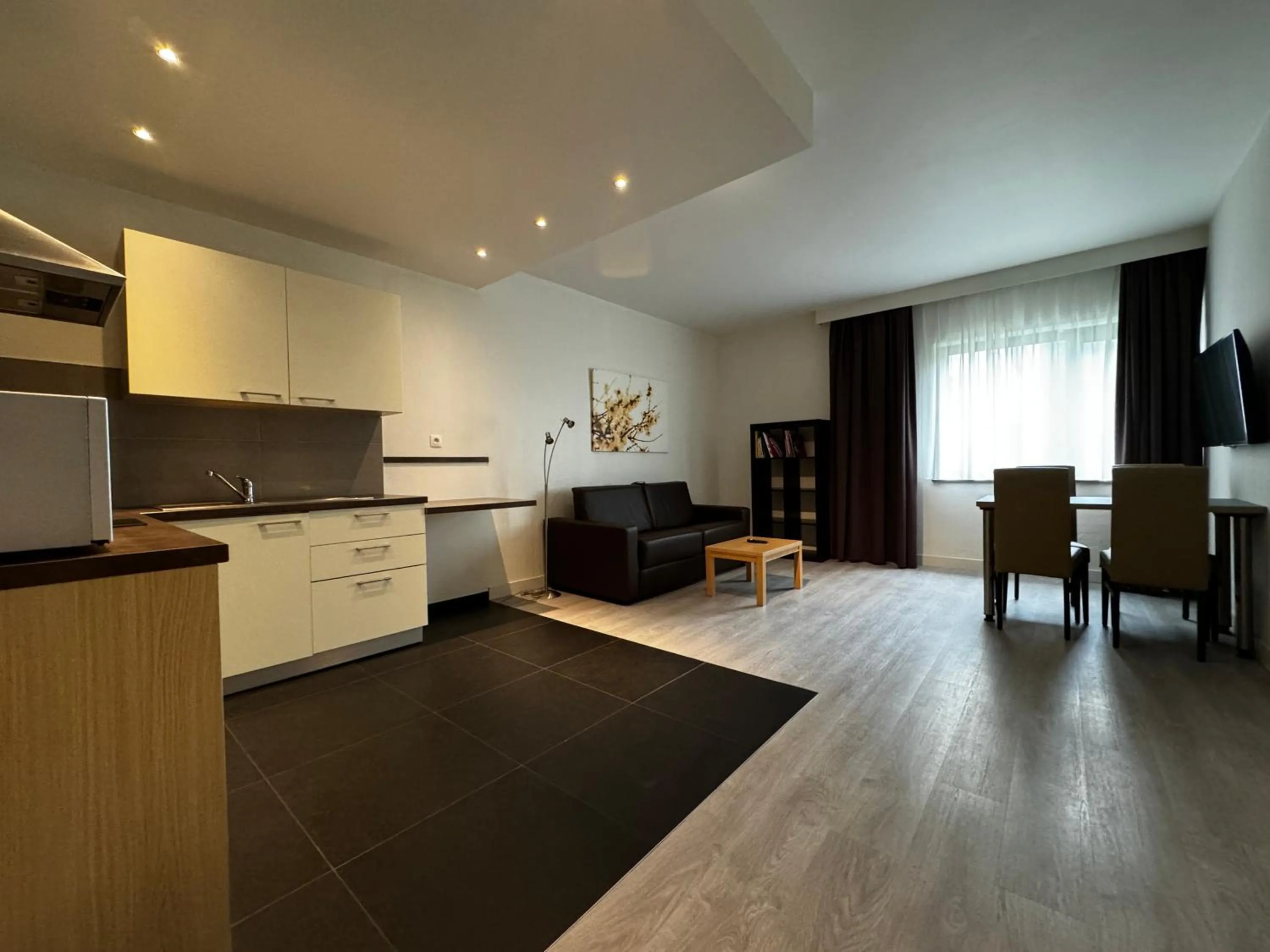 Kitchen or kitchenette in Hotel & Aparthotel Casteau Resort Mons Soignies