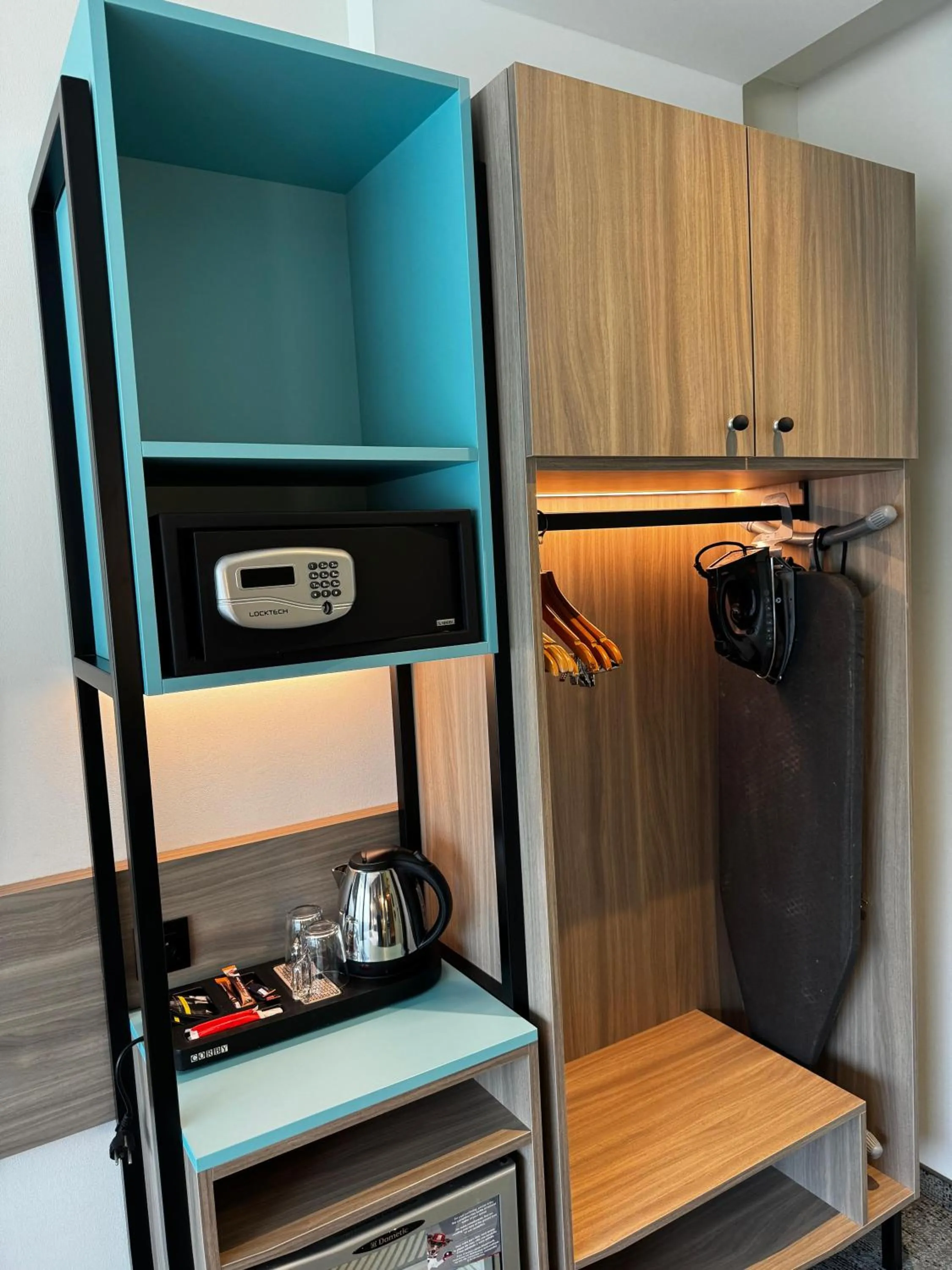 furniture in Hotel & Aparthotel Casteau Resort Mons Soignies