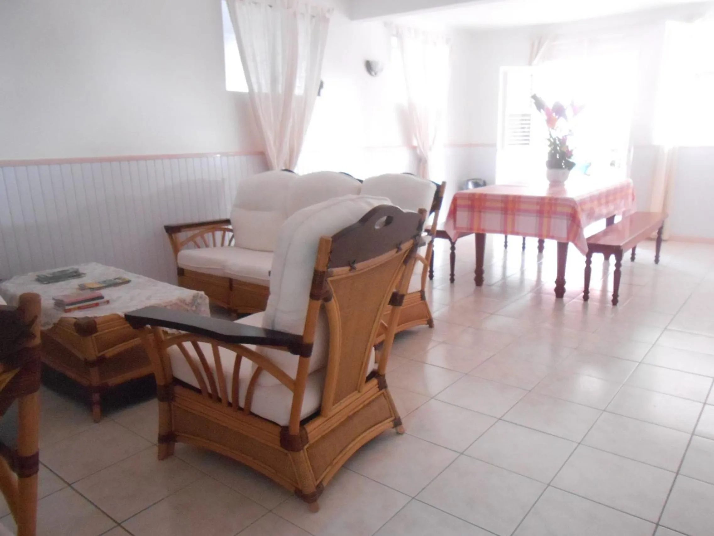 Living room, Bed in Chez Lucia et Donatien