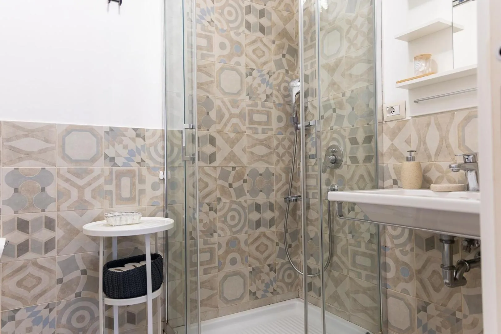 Shower in B&B Domus Aurea