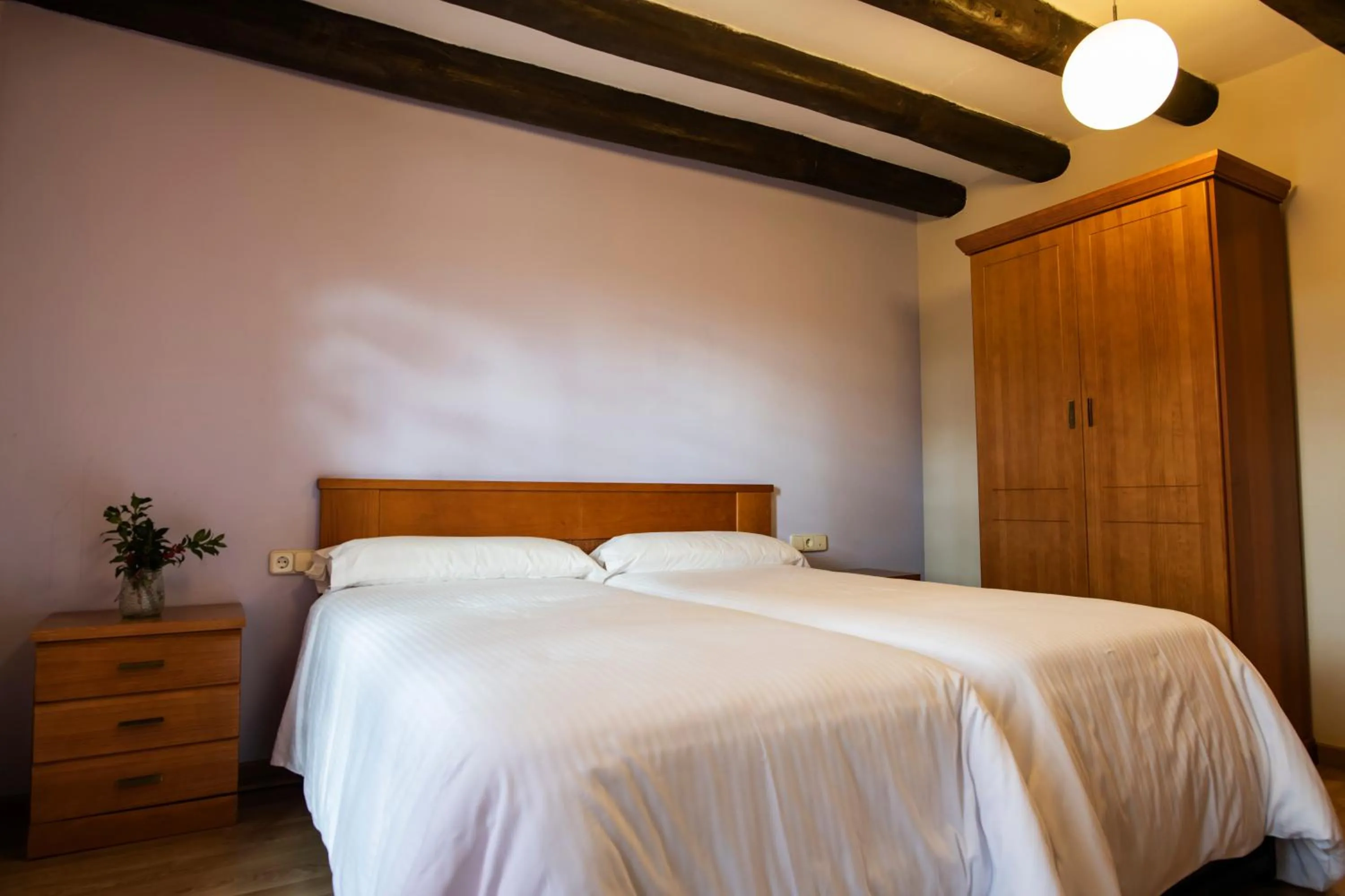 Bed in La Pedanía Hotel Y Bungalows - Ligüerre de Cinca