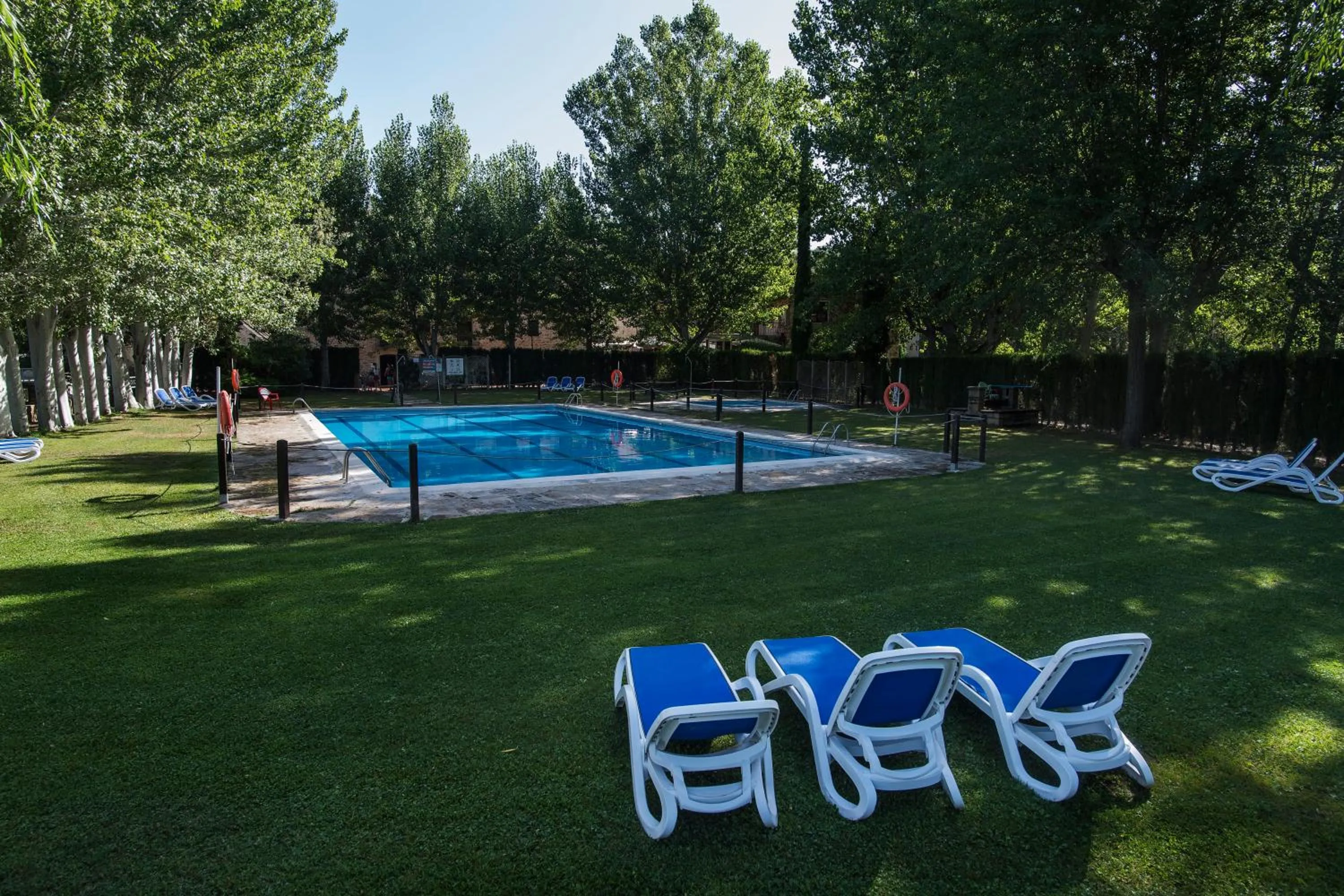 Swimming pool in La Pedanía Hotel Y Bungalows - Ligüerre de Cinca