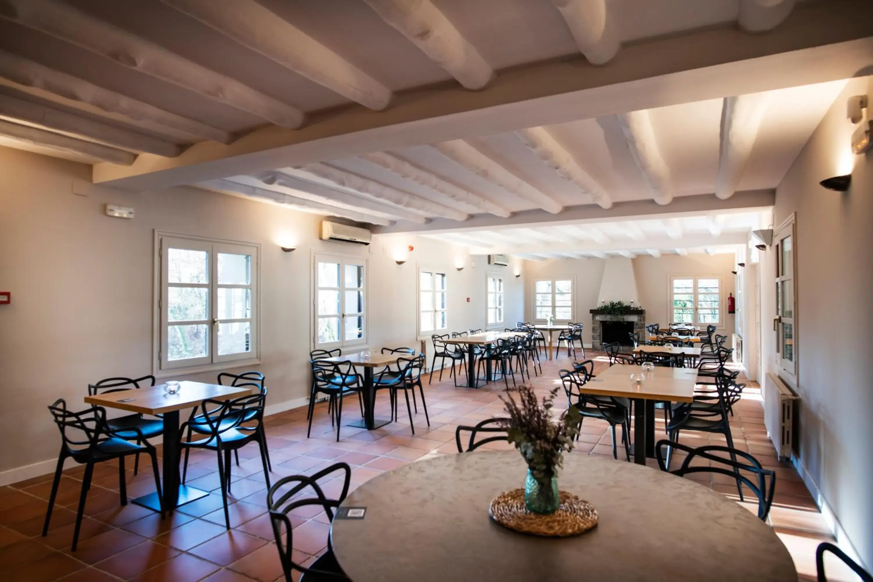 Lounge or bar in La Pedanía Hotel Y Bungalows - Ligüerre de Cinca Lounge or bar in La Pedanía Hotel Y Bungalows - Ligüerre de Cinca