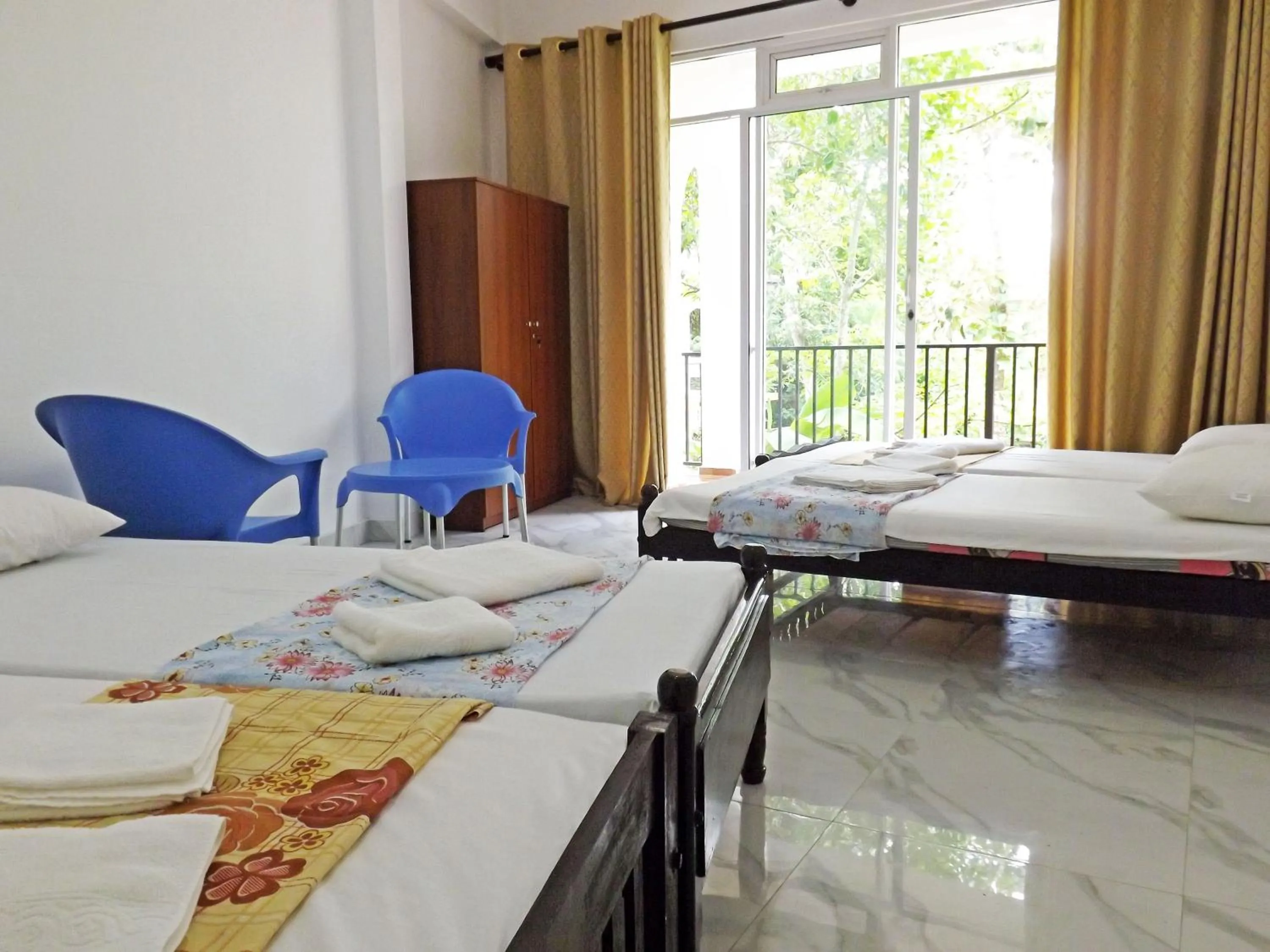 Bedroom, Bed in Hotel "Diana"