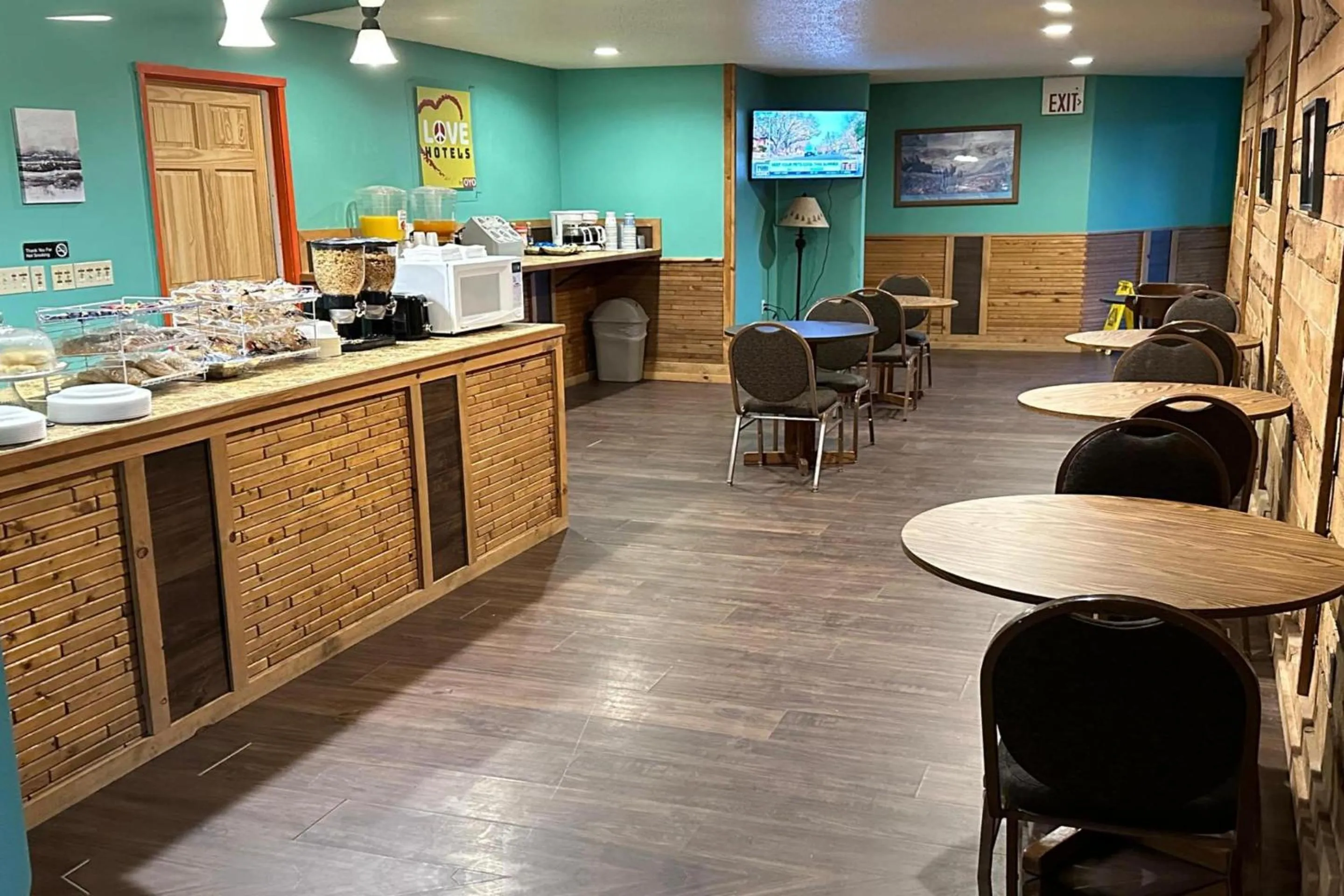 Dining area in Love Hotels Kadoka by OYO at Badlands SD