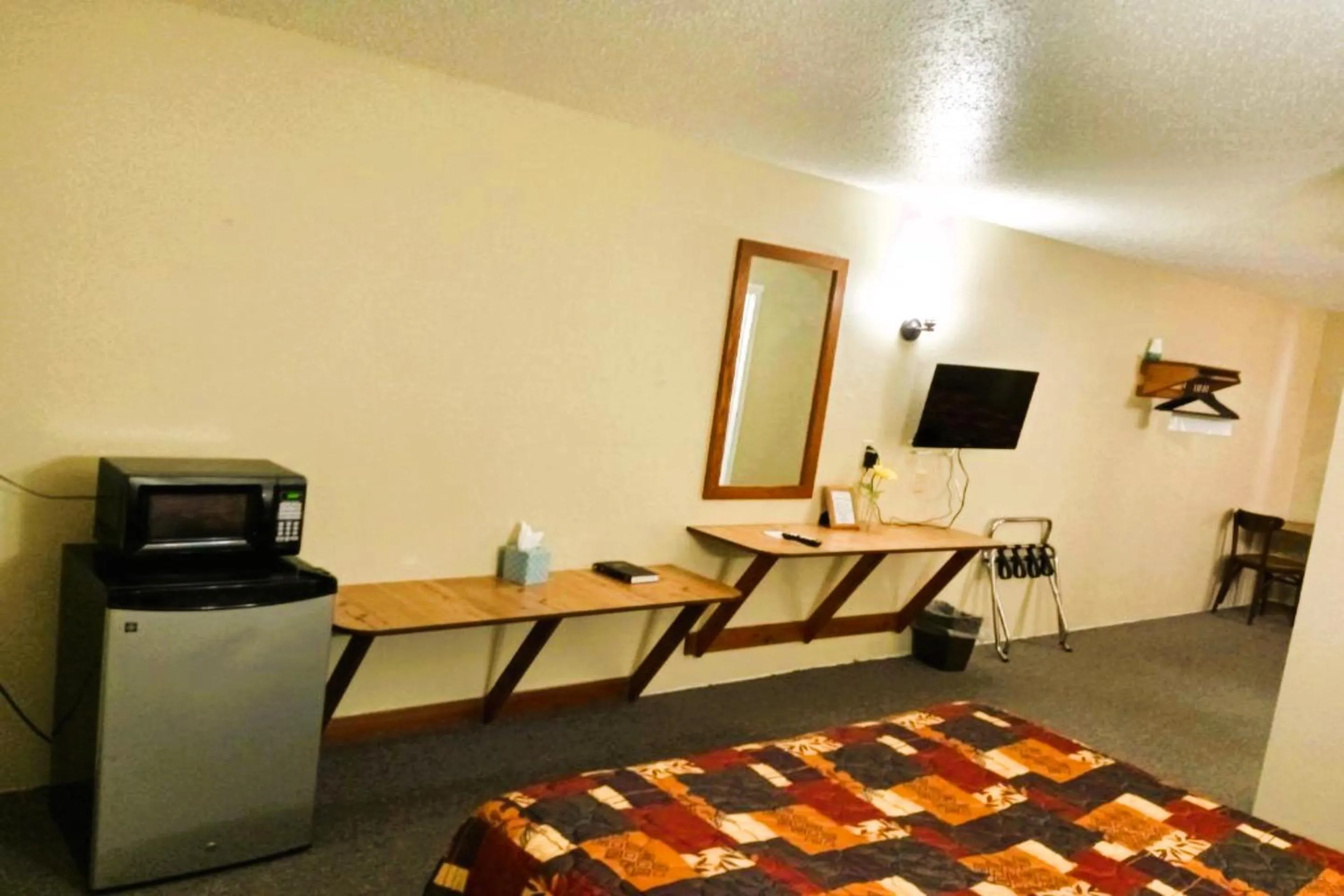 Bedroom in Love Hotels Kadoka by OYO at Badlands SD