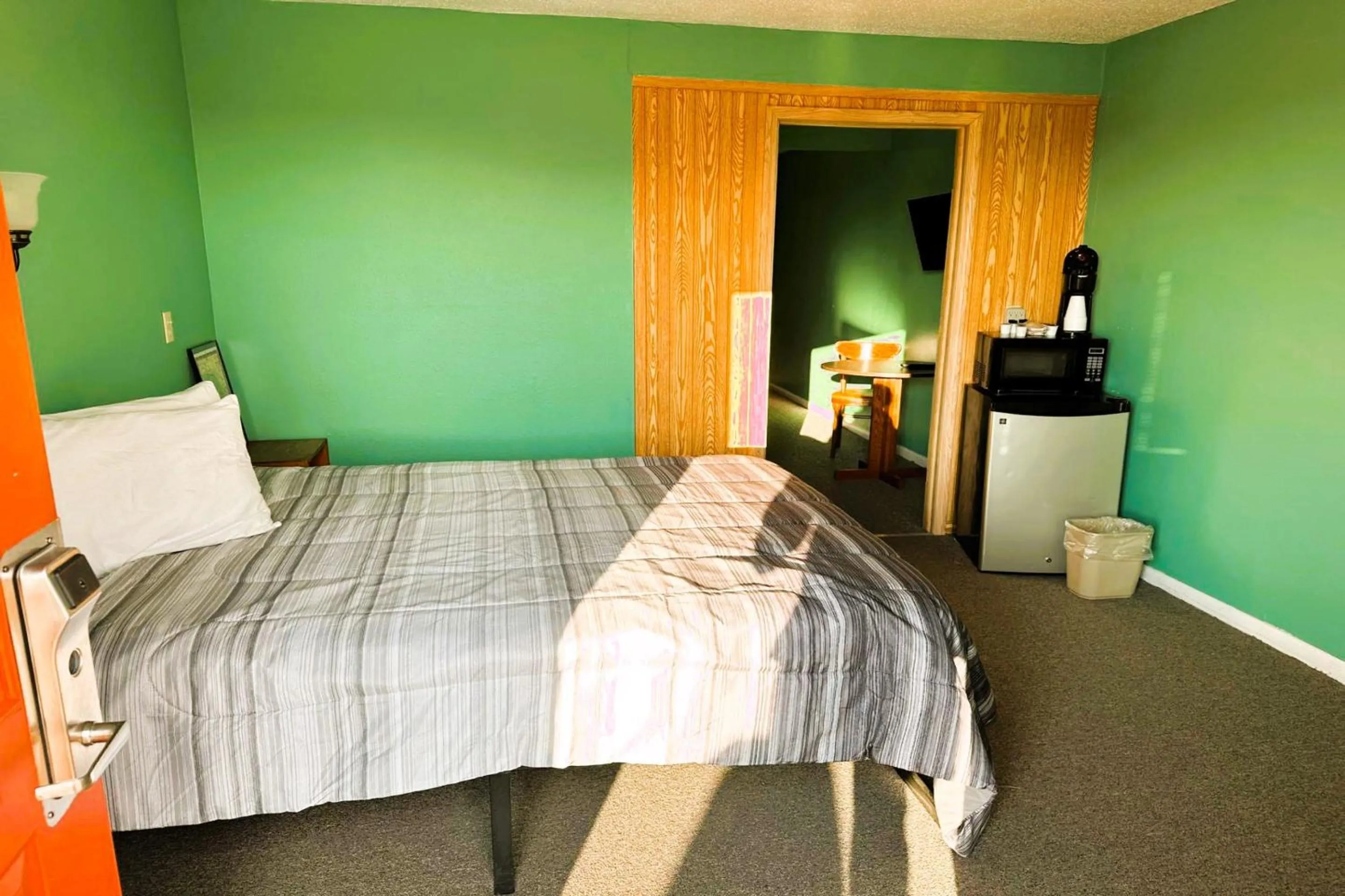 Bedroom, Bed in Love Hotels Kadoka by OYO at Badlands SD