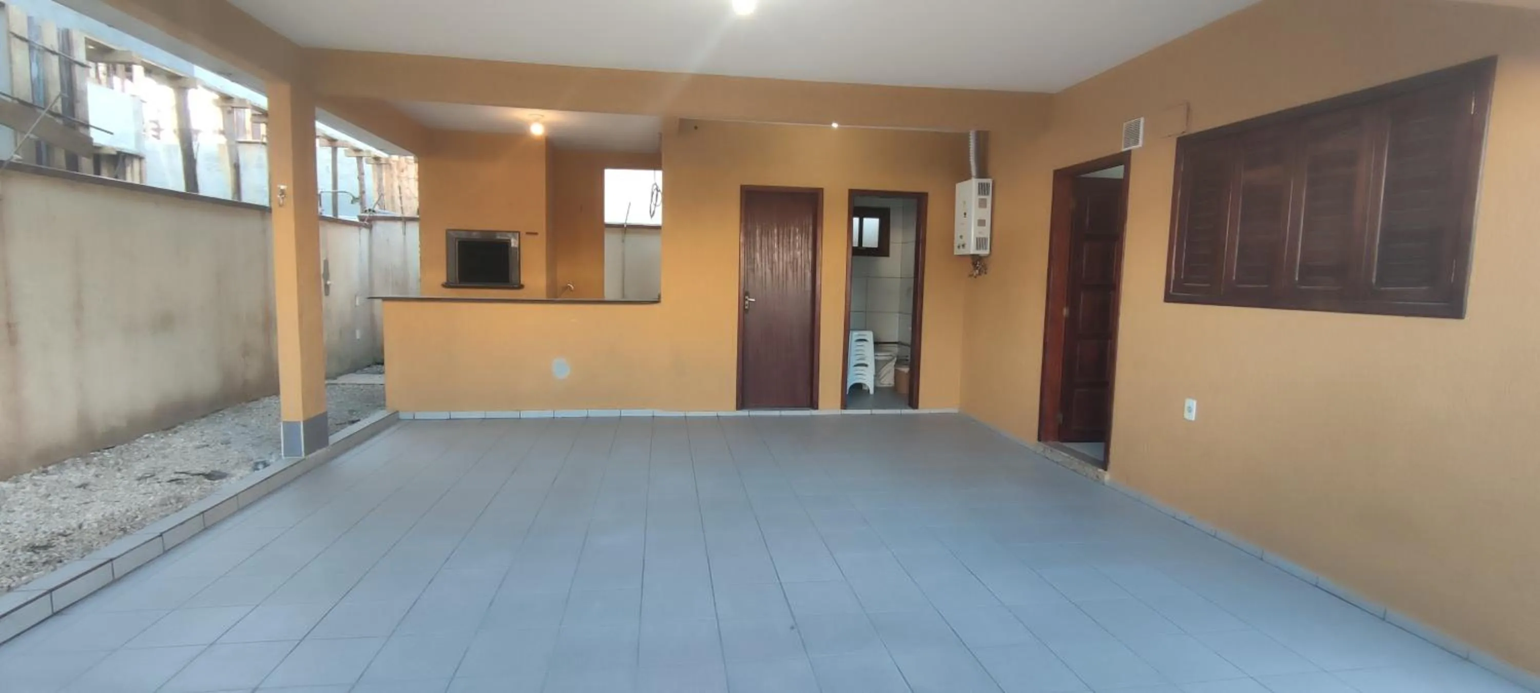 BRUNO KLEMTZ RUA 274 CaSA COM PISCINA PRIVATIVA