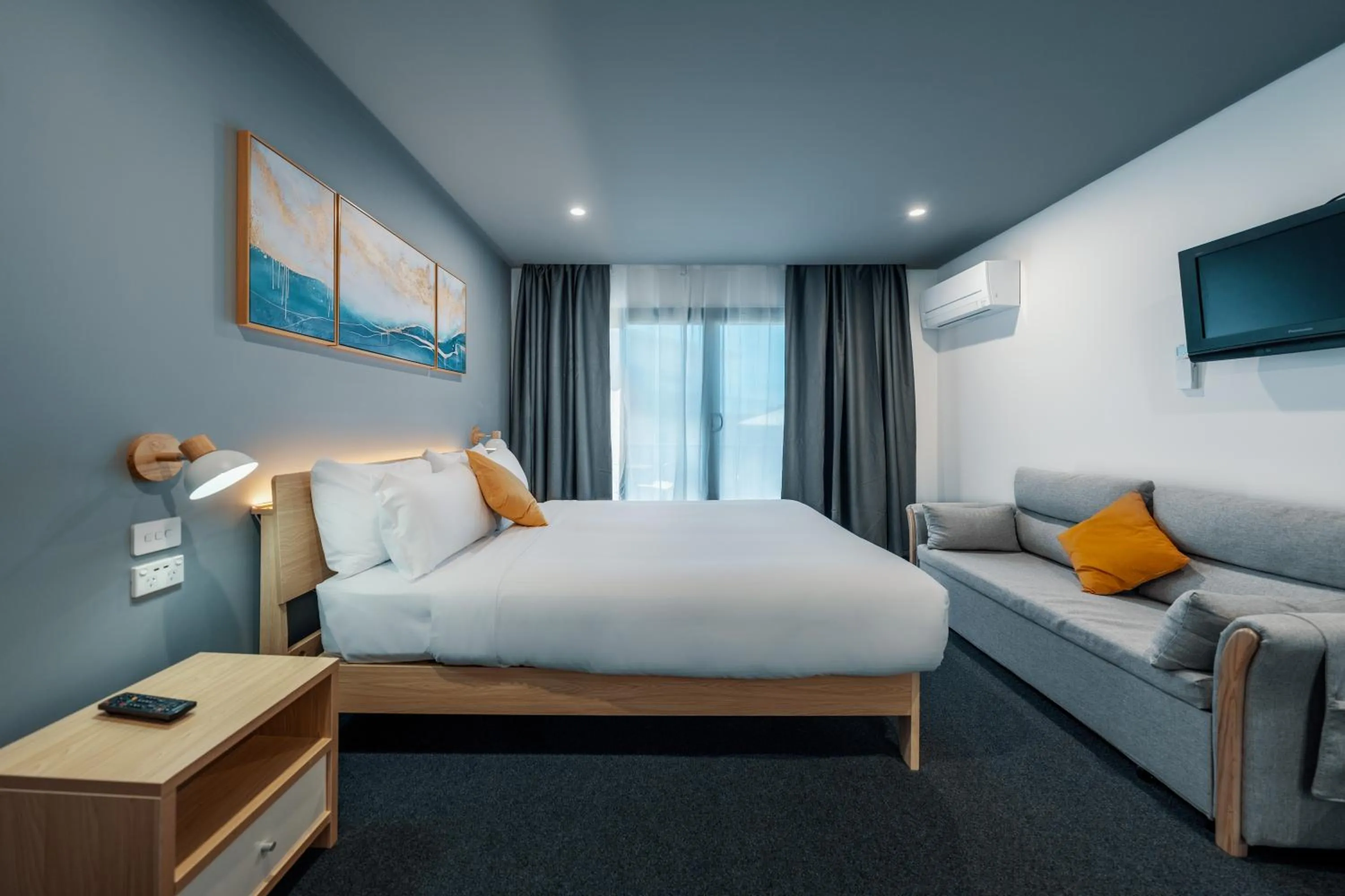 Bed in Mollymook Shores