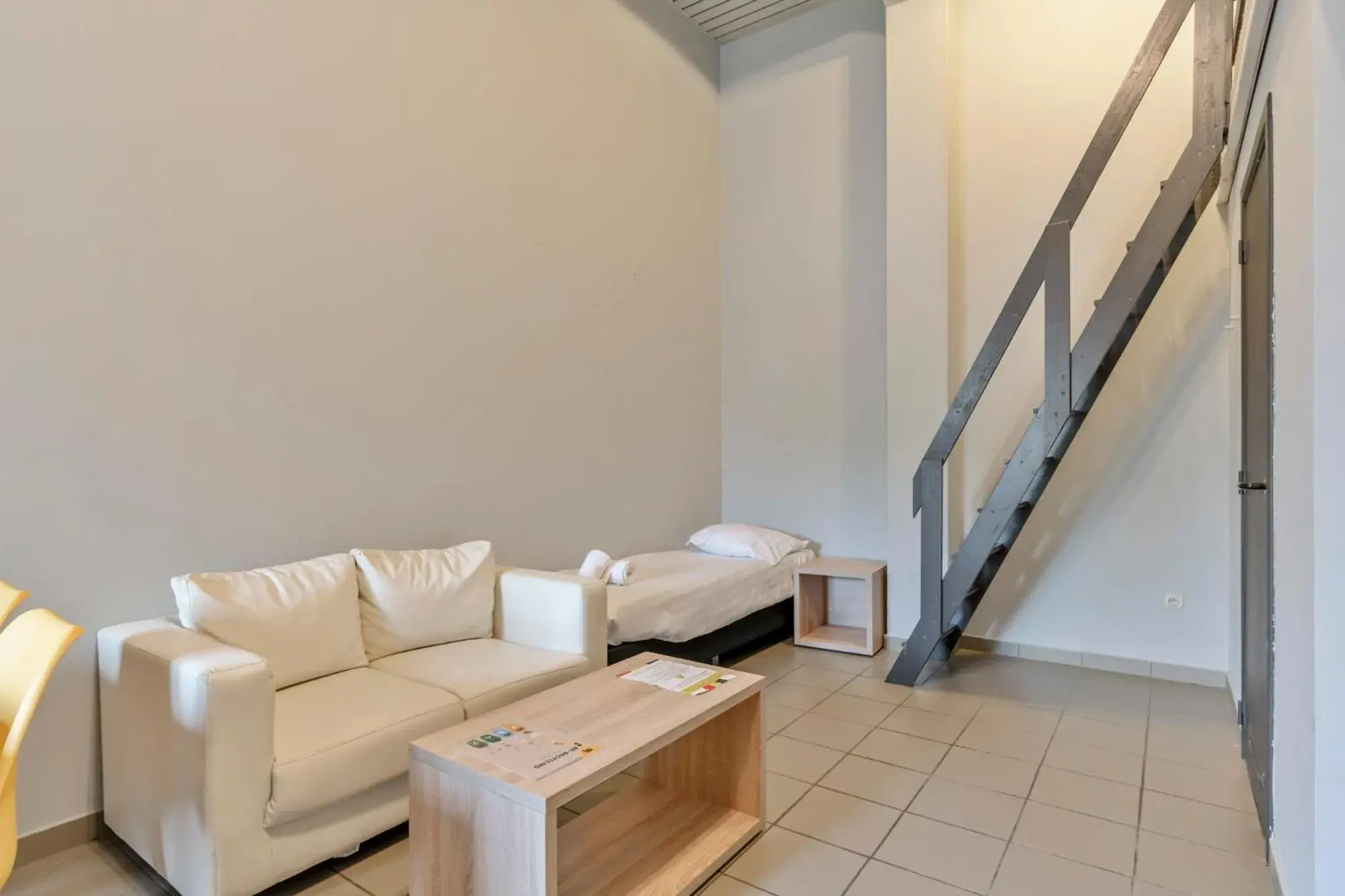 Family Apartment semi duplex in Budget Flats Leuven Family Apartment semi duplex in Budget Flats Leuven
