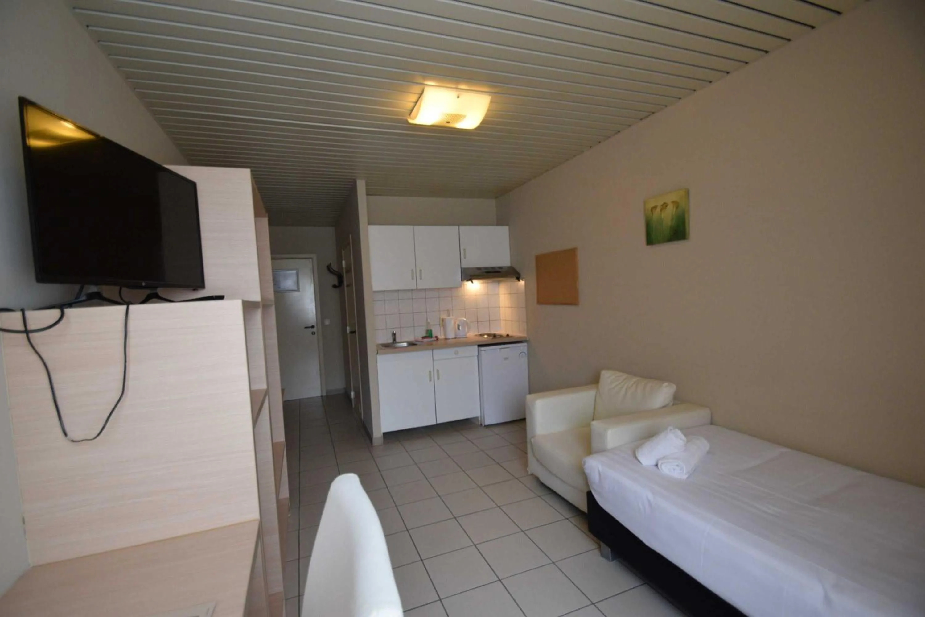 Bedroom, Bed in Budget Flats Leuven