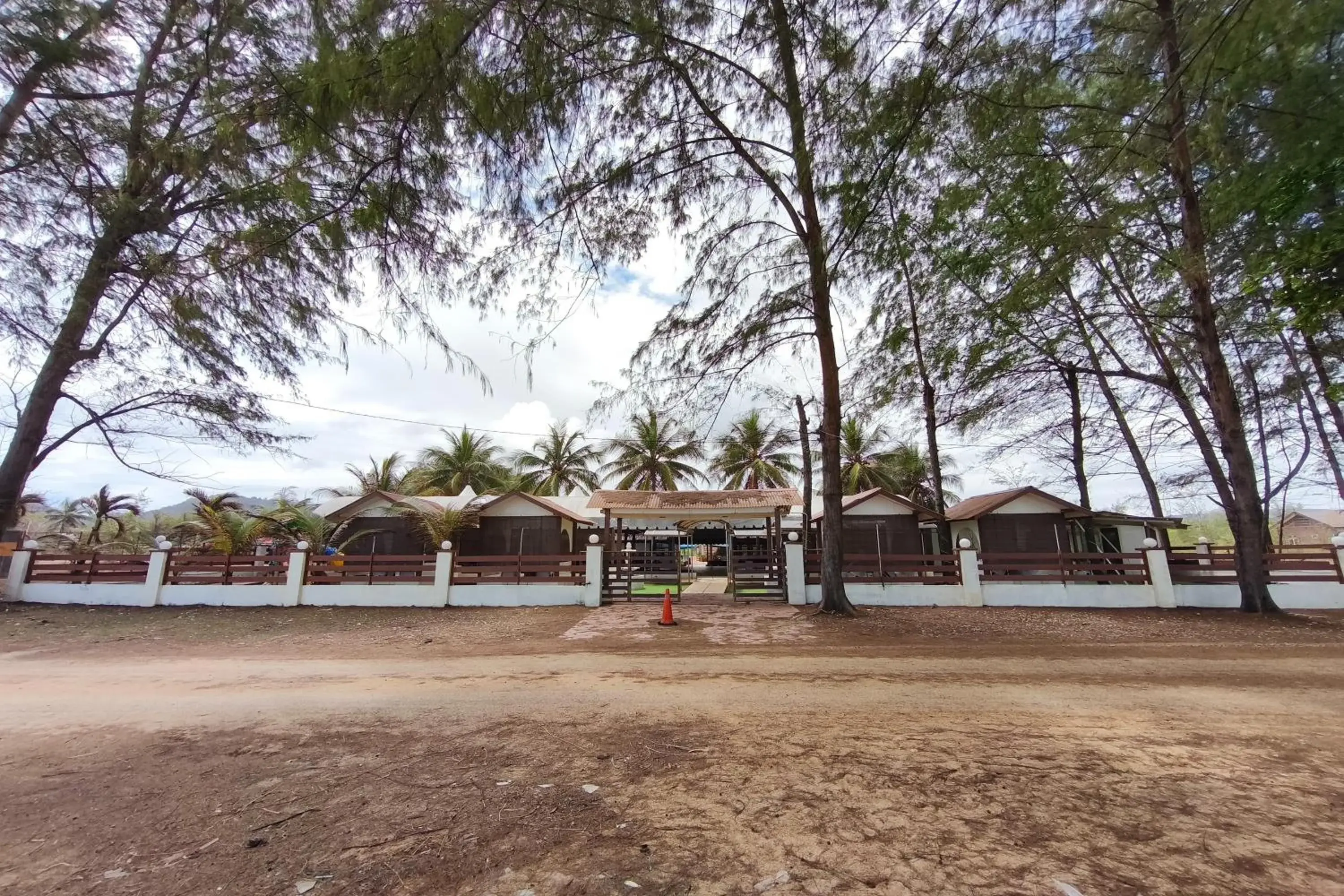 Property building in AlSafina Kijal Beach Resort & Restaurant Property building in AlSafina Kijal Beach Resort & Restaurant