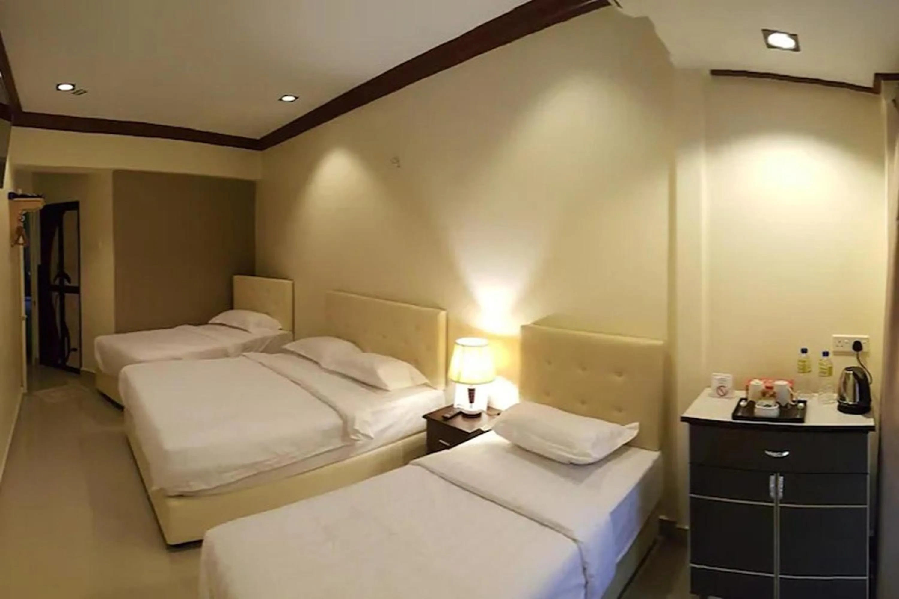 Bed in AlSafina Kijal Beach Resort & Restaurant