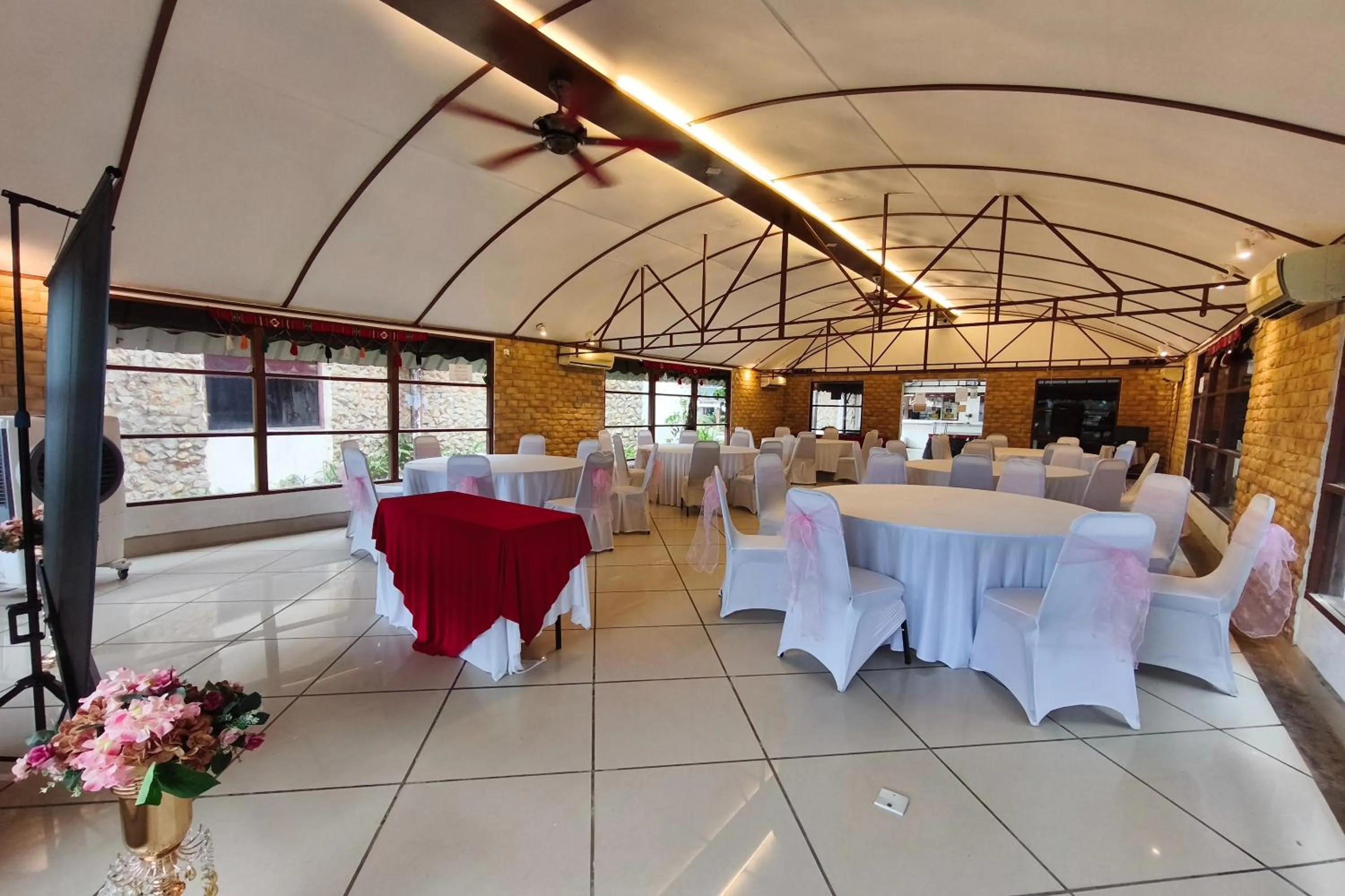 Meeting/conference room in AlSafina Kijal Beach Resort & Restaurant