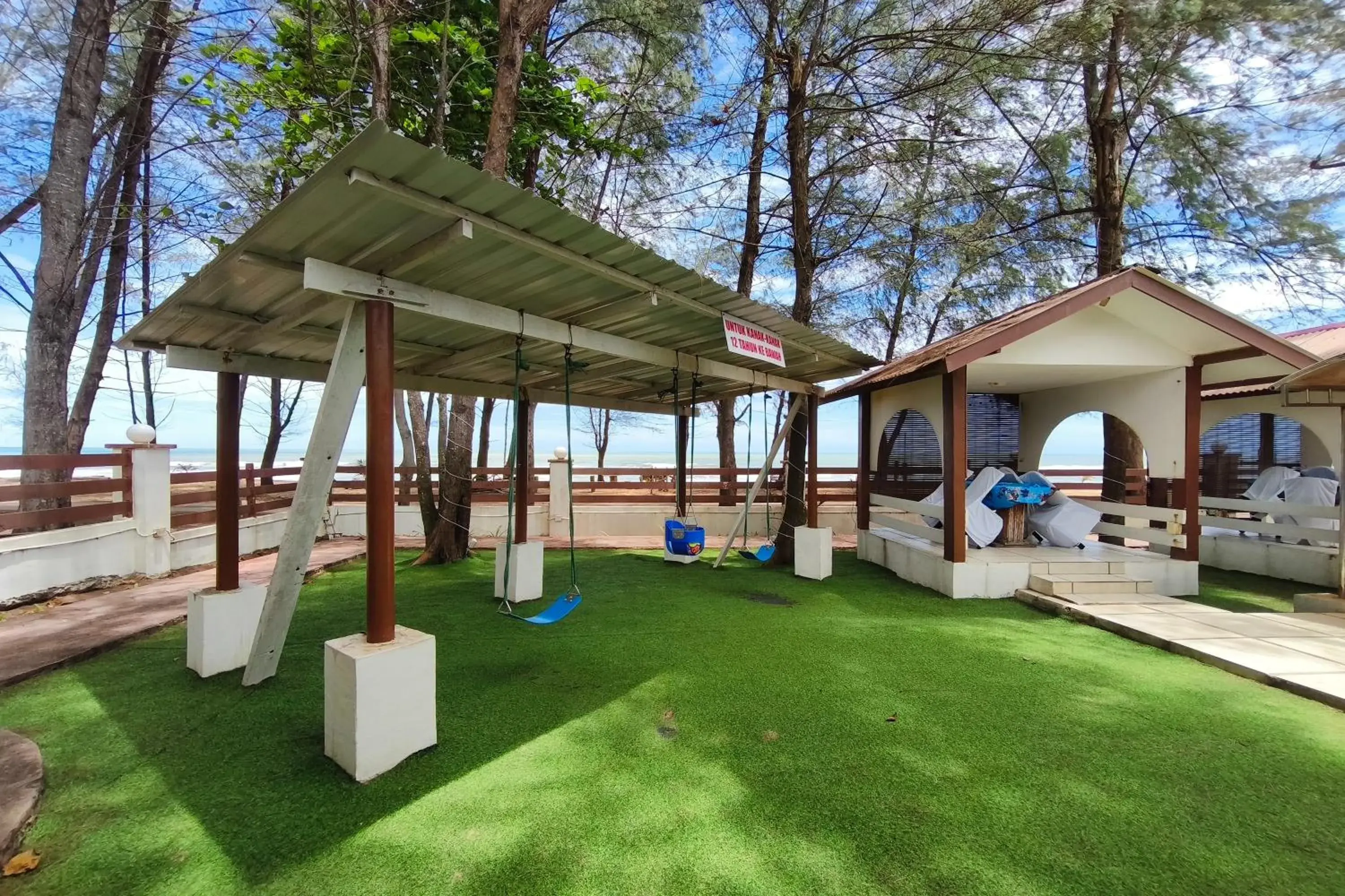 Property building in AlSafina Kijal Beach Resort & Restaurant Property building in AlSafina Kijal Beach Resort & Restaurant