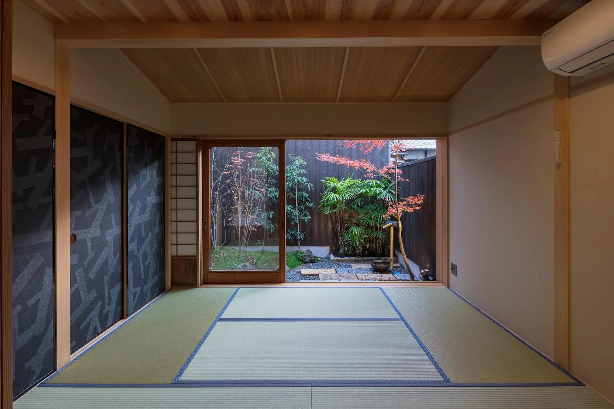Garden in Shimabara Kaiden Machiya House