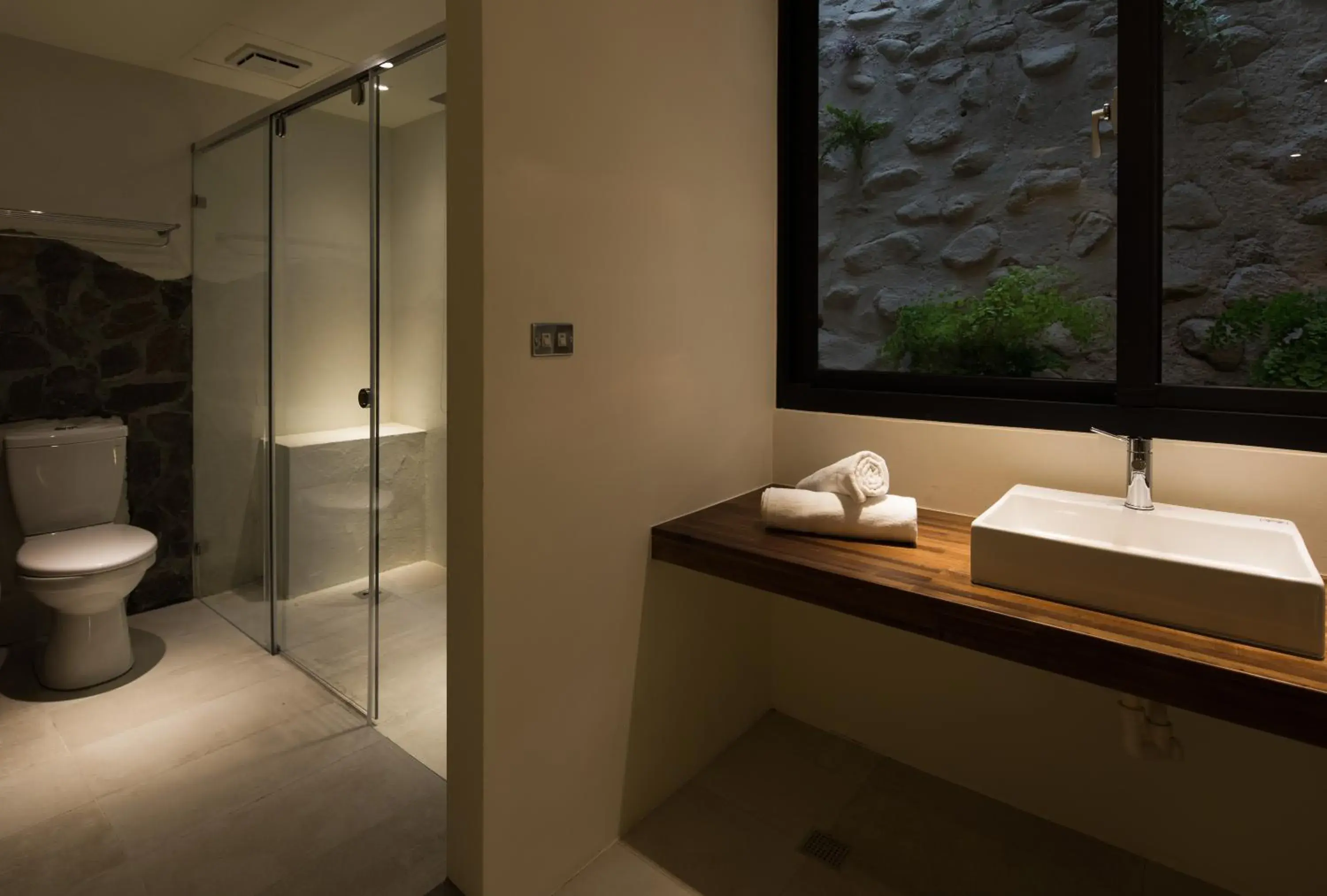 Patio in Haku Beach Days Inn Patio in Haku Beach Days Inn