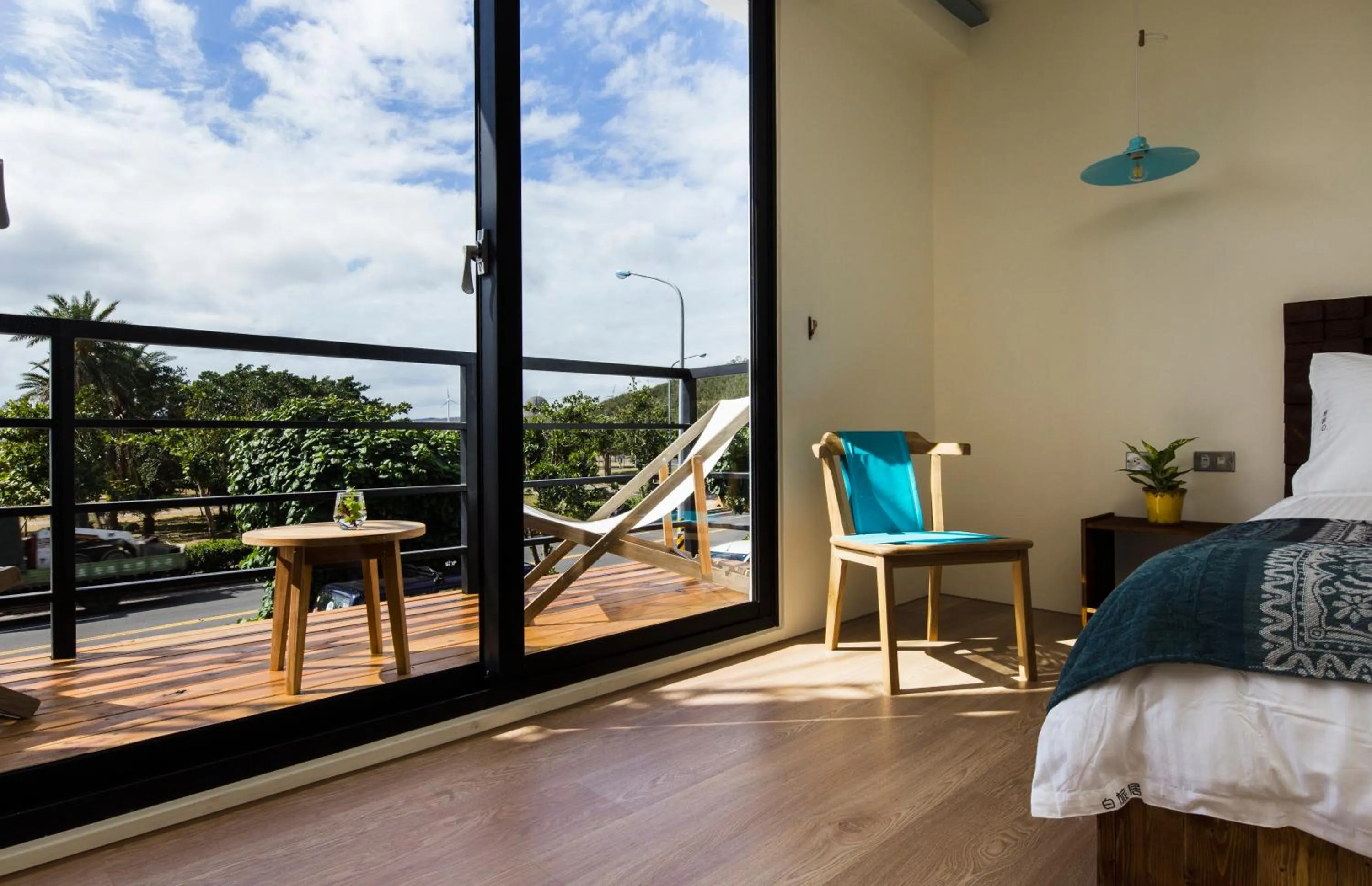 Property building, Bed in Haku Beach Days Inn